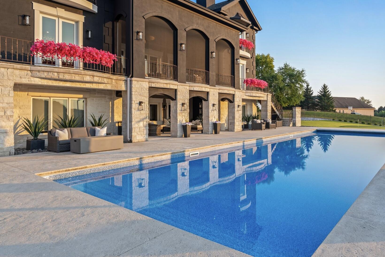 S17W28902 Price Ct — photo