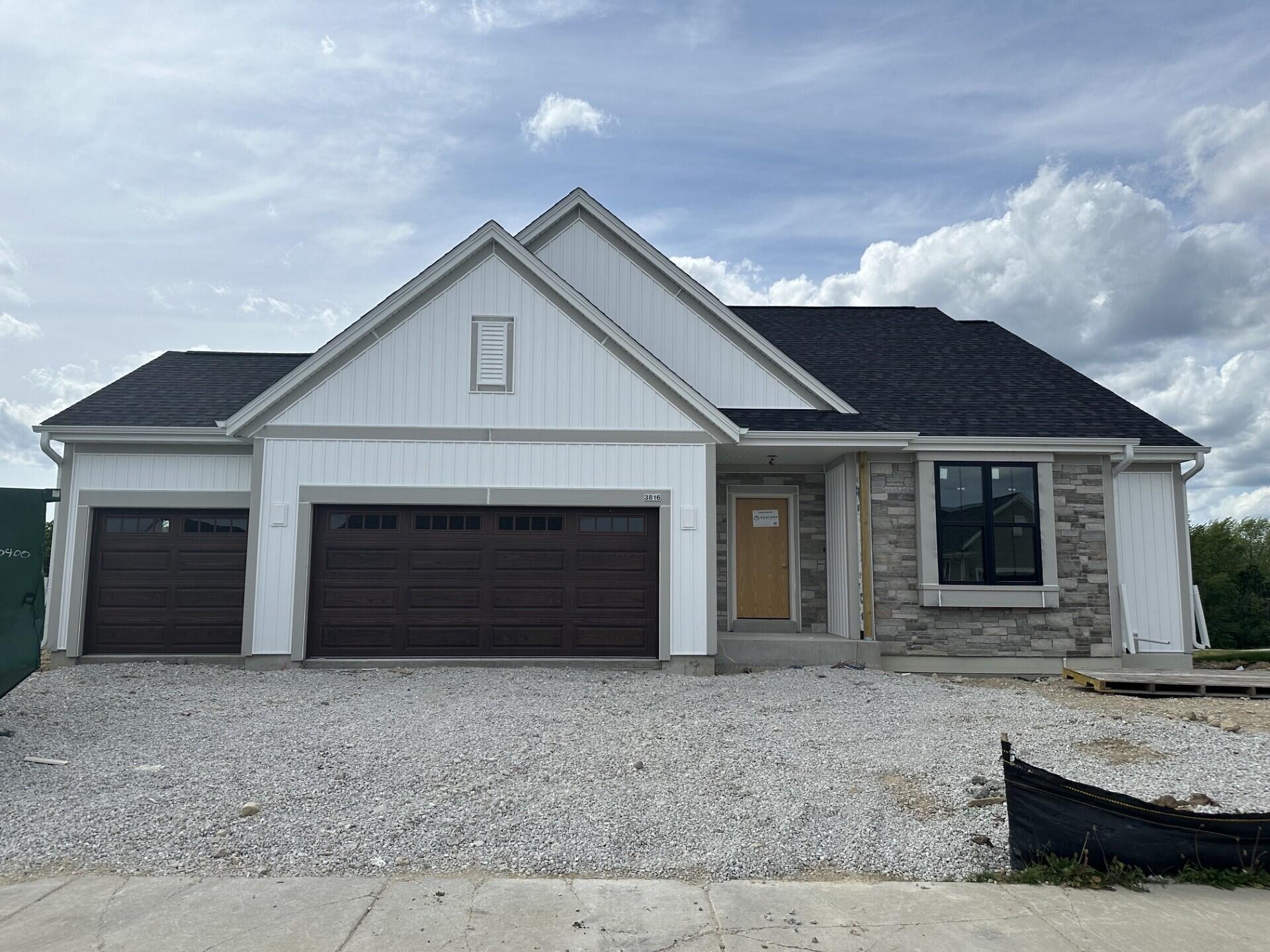 3816 White Oak Way — photo