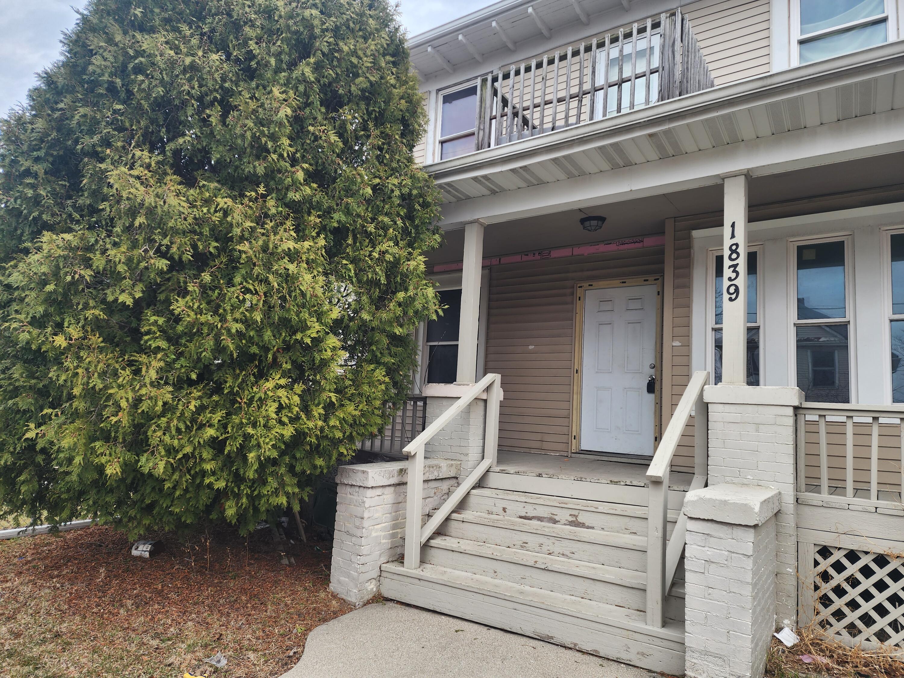 1839 Mead St, Racine, WI 53403