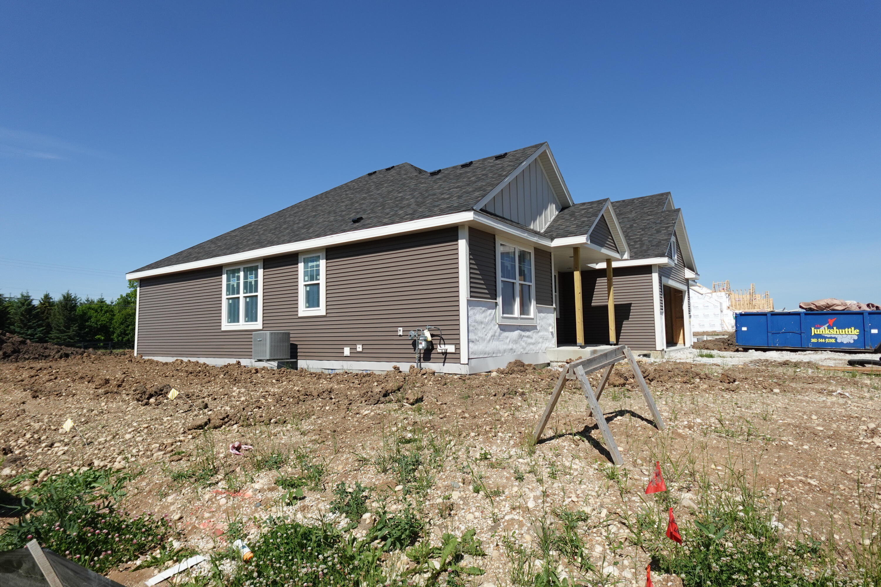 1302 Lynn Cir — photo