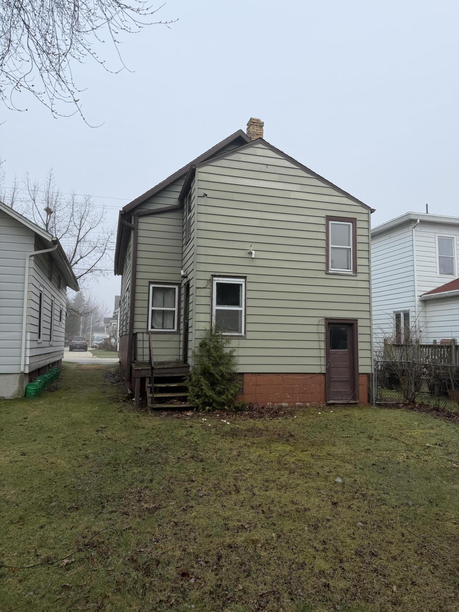 2219 Jefferson St, Two Rivers, WI 54241 — photo 2