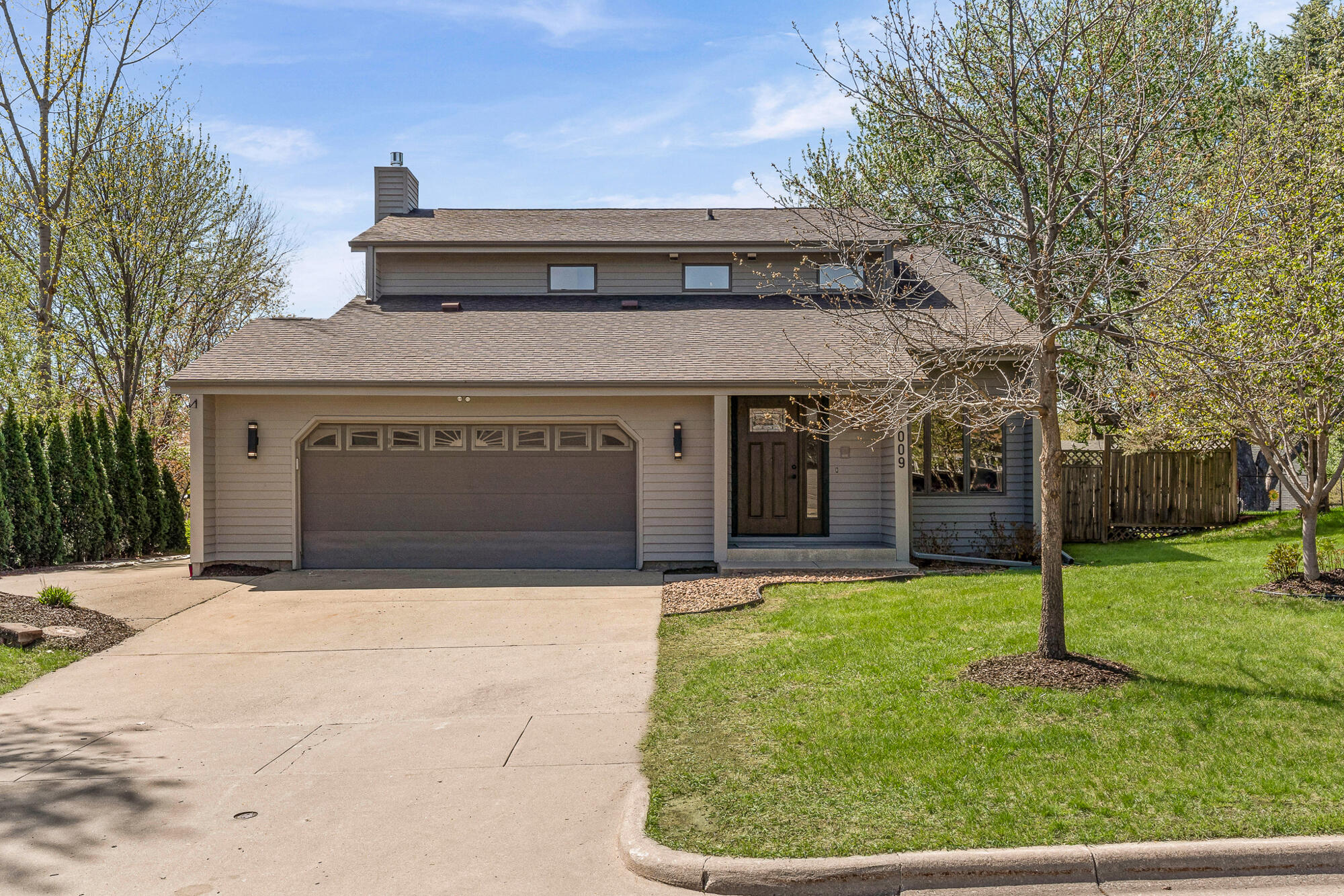 1009 Sunrise Ct — photo