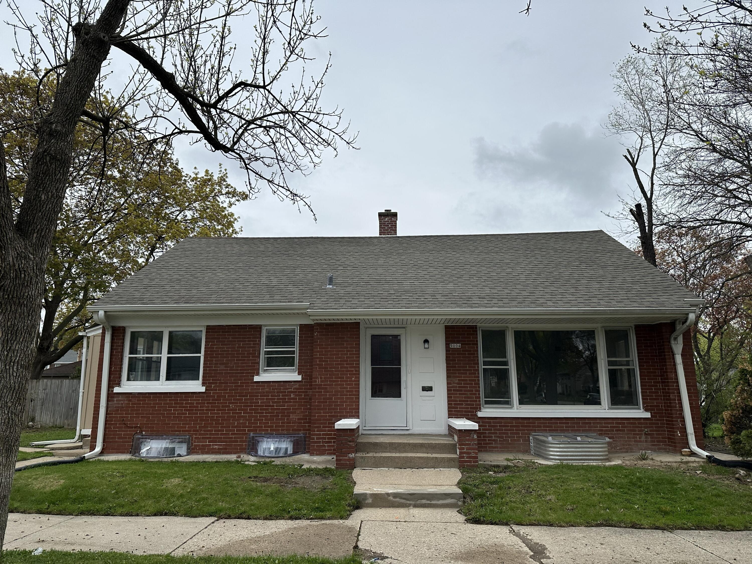5004 W Nash St — photo