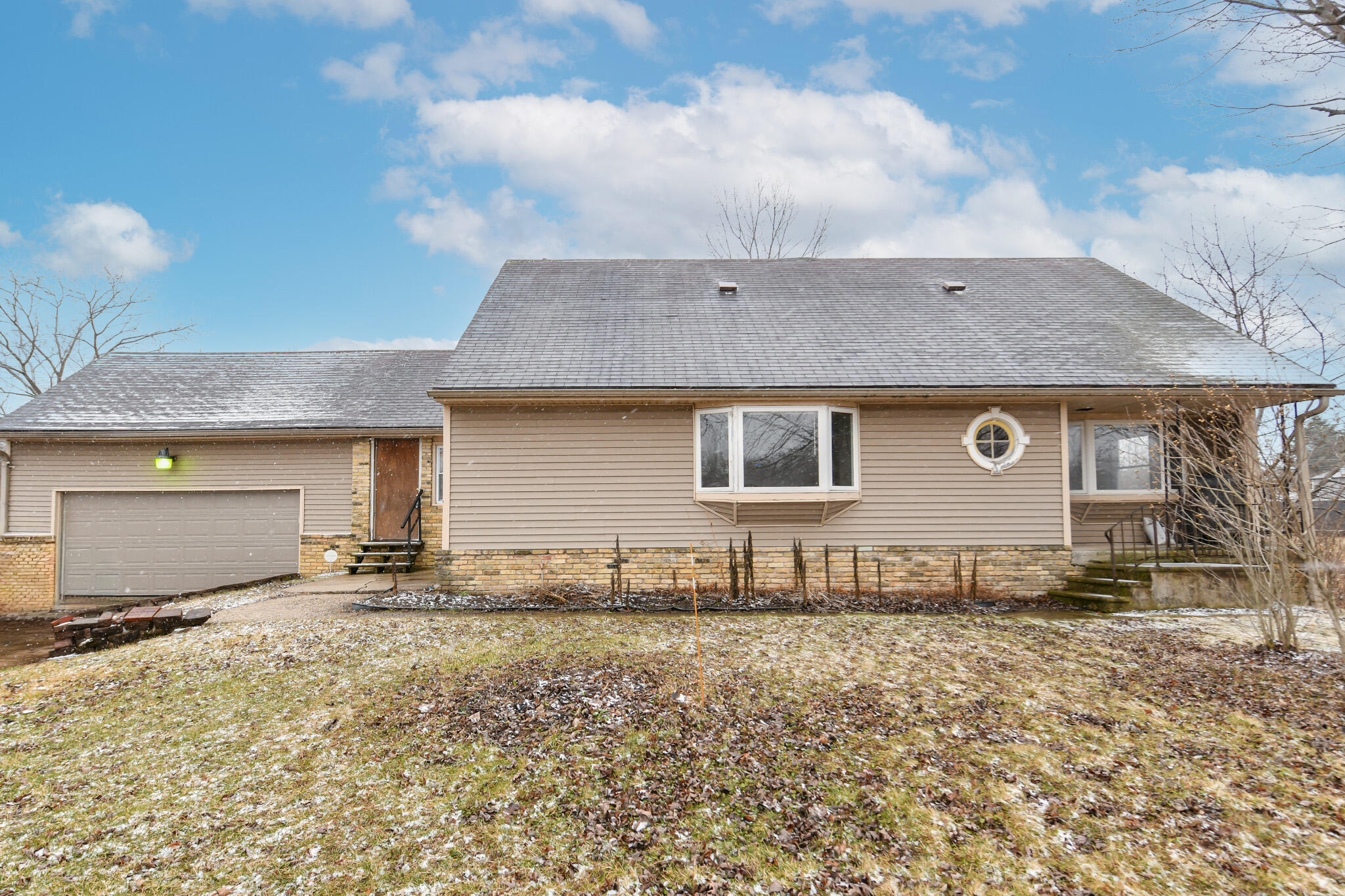 9335 W County Line Rd, 9325, Milwaukee, WI 53224