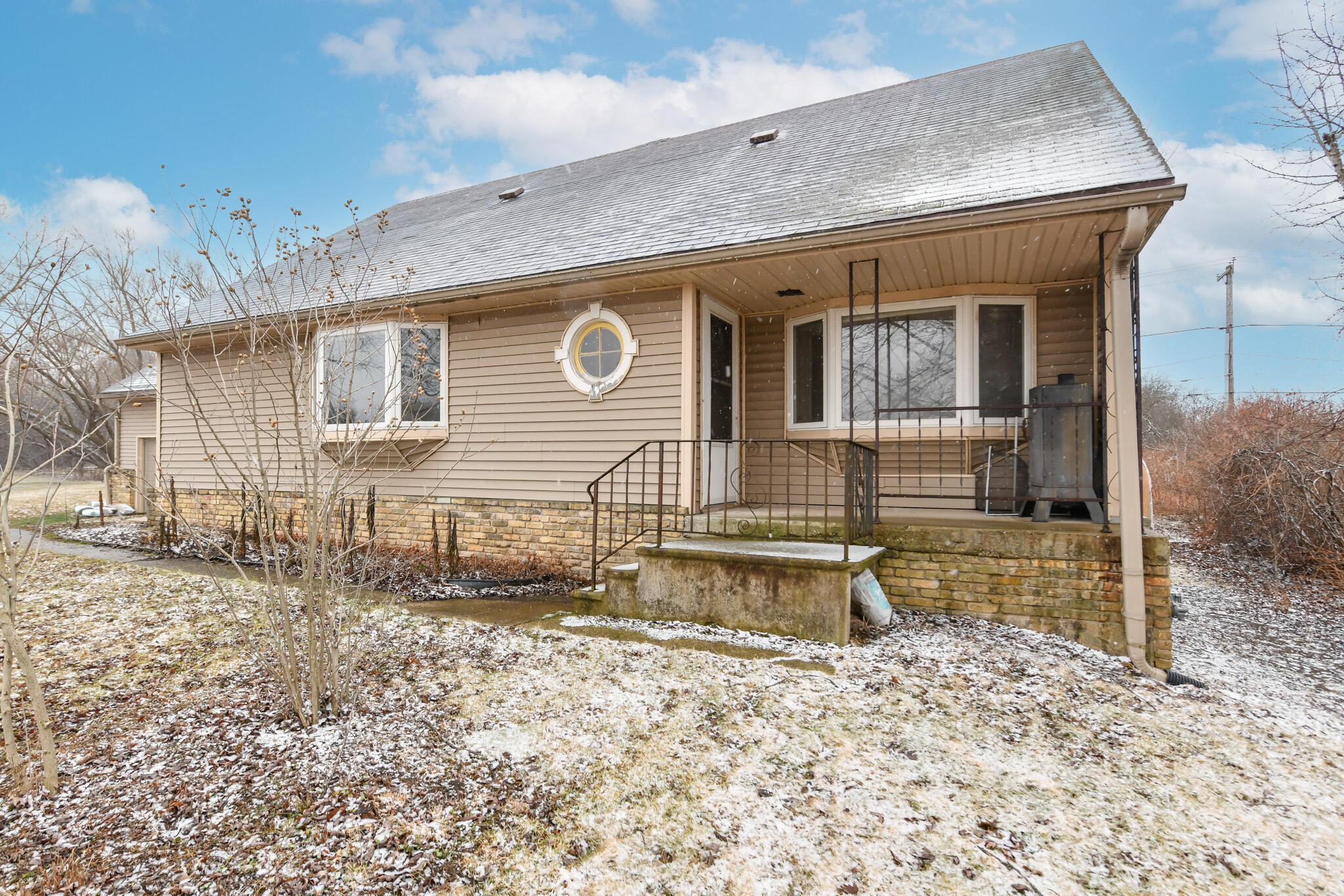 9335 W County Line Rd, 9325, Milwaukee, WI 53224 — photo 2