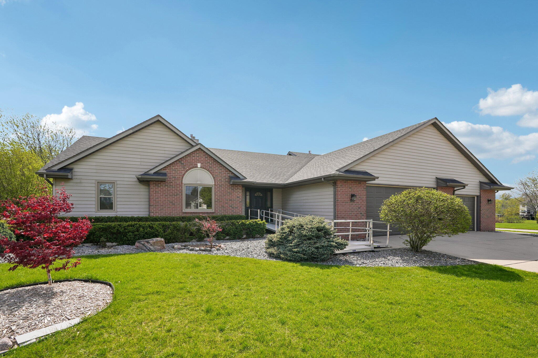 8108 East Ridge Dr — photo