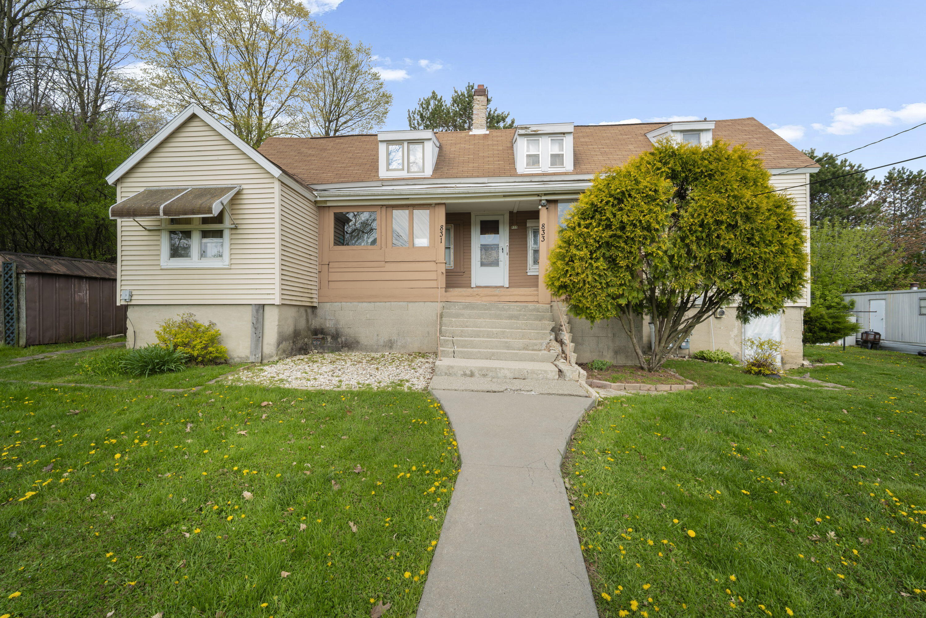831 N Silverbrook Dr — photo