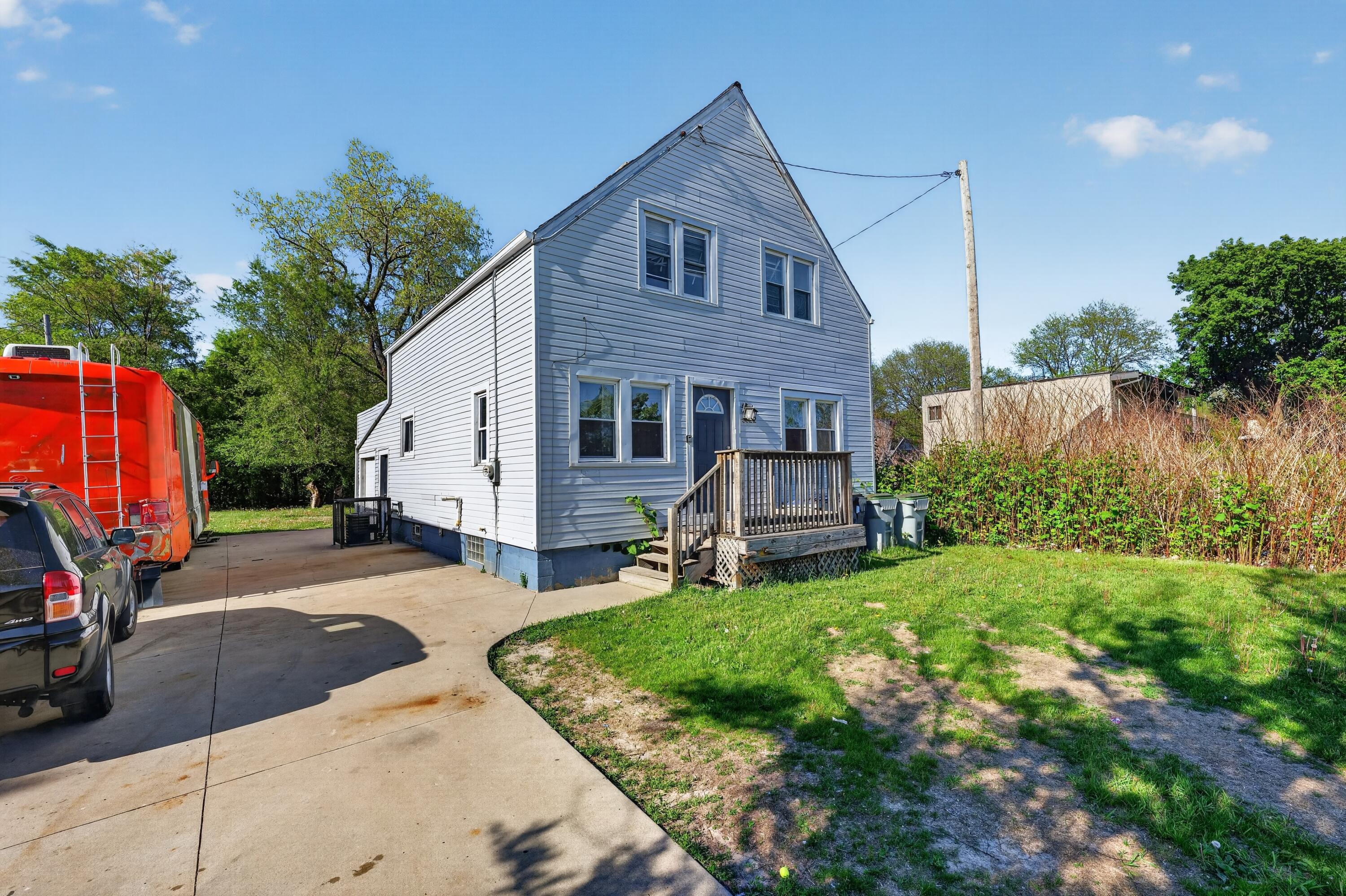 5622 W Mill Rd, Milwaukee, WI 53218 — photo 3