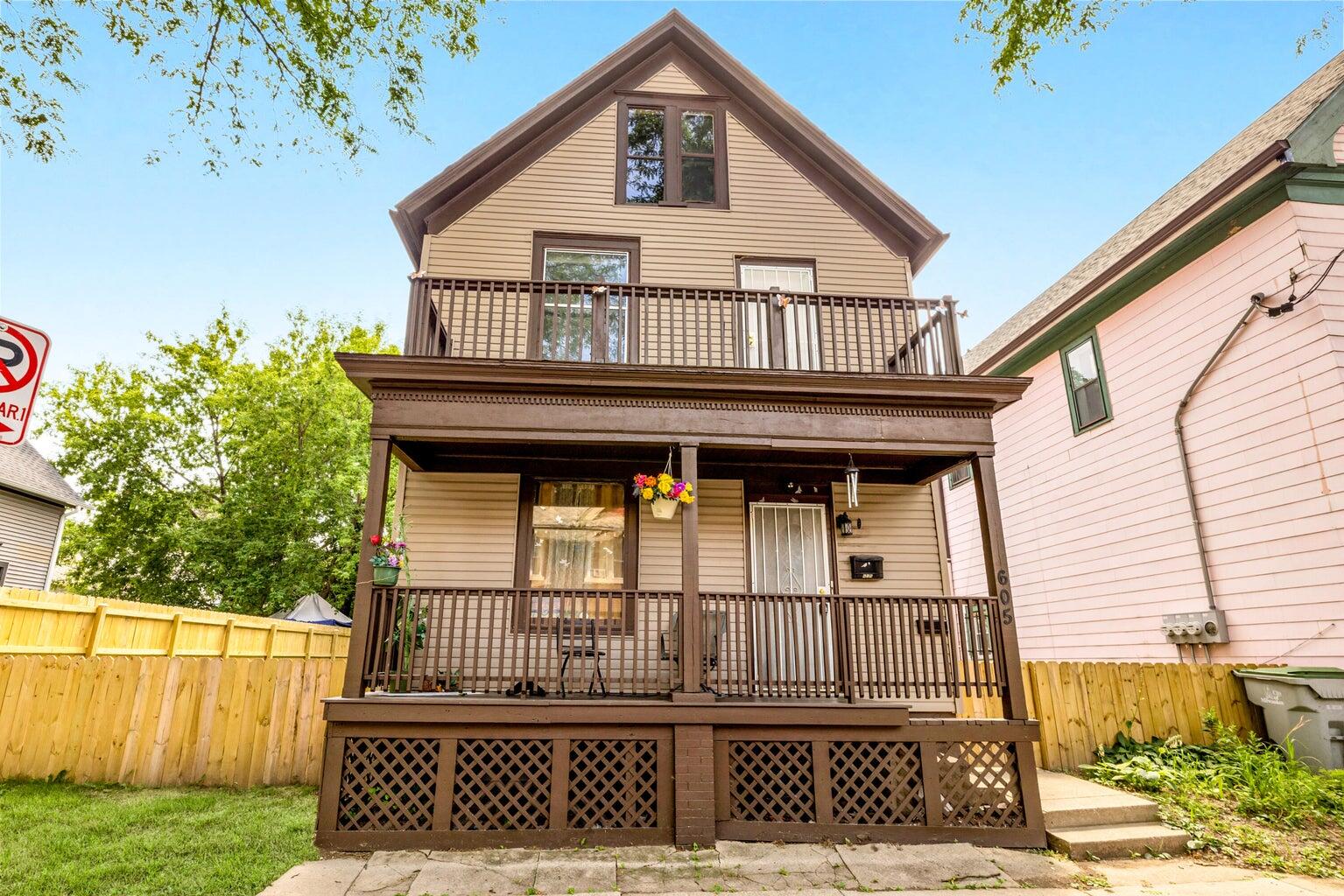 605 E Wright St, Upper, Milwaukee, WI 53212 — photo 2