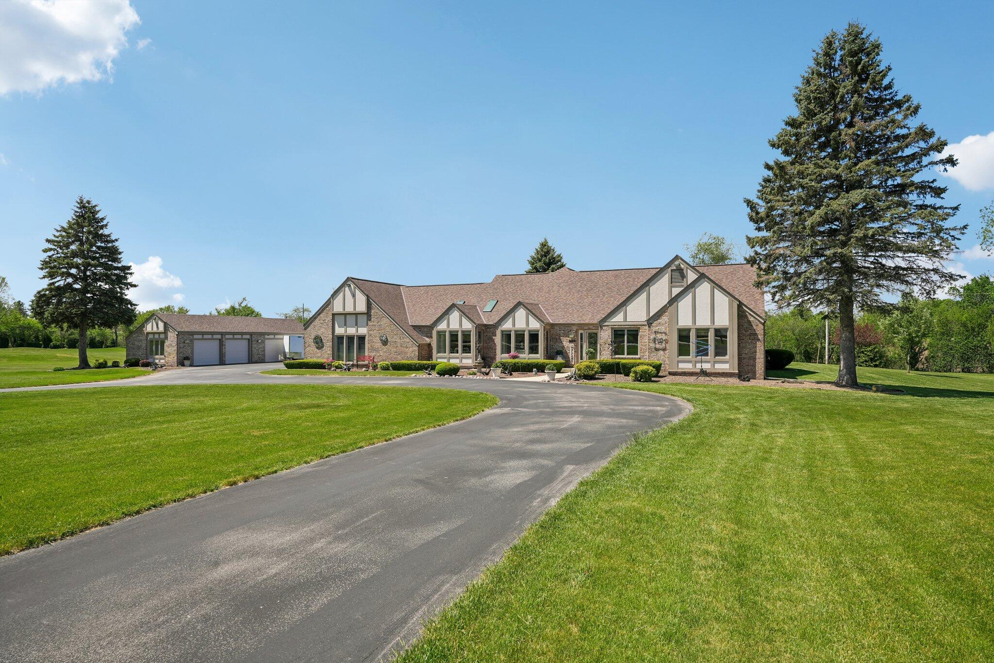 7604 Treeview Dr — photo