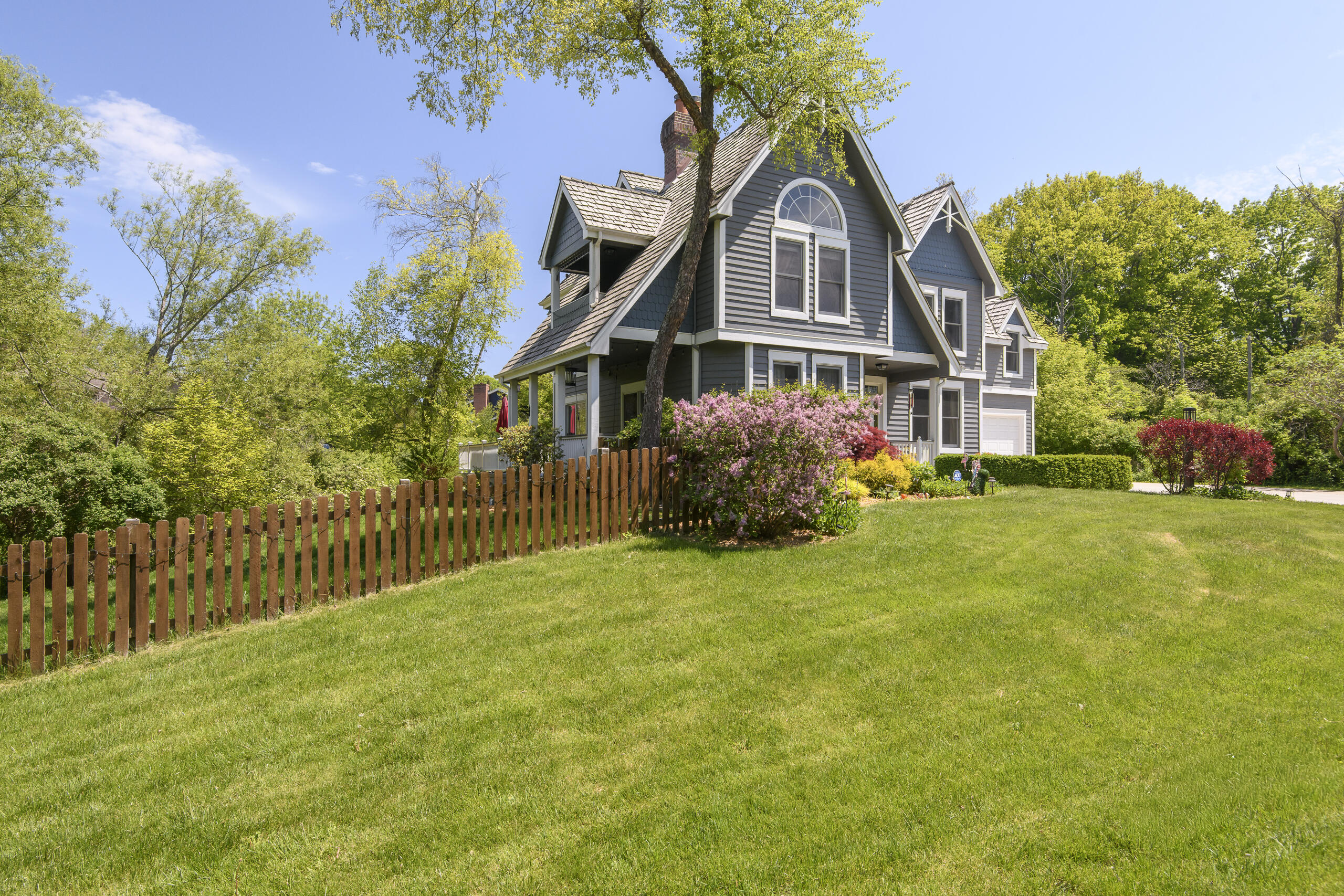 5201 Hunt Club Rd E, Wind Point, WI 53402 — photo 2