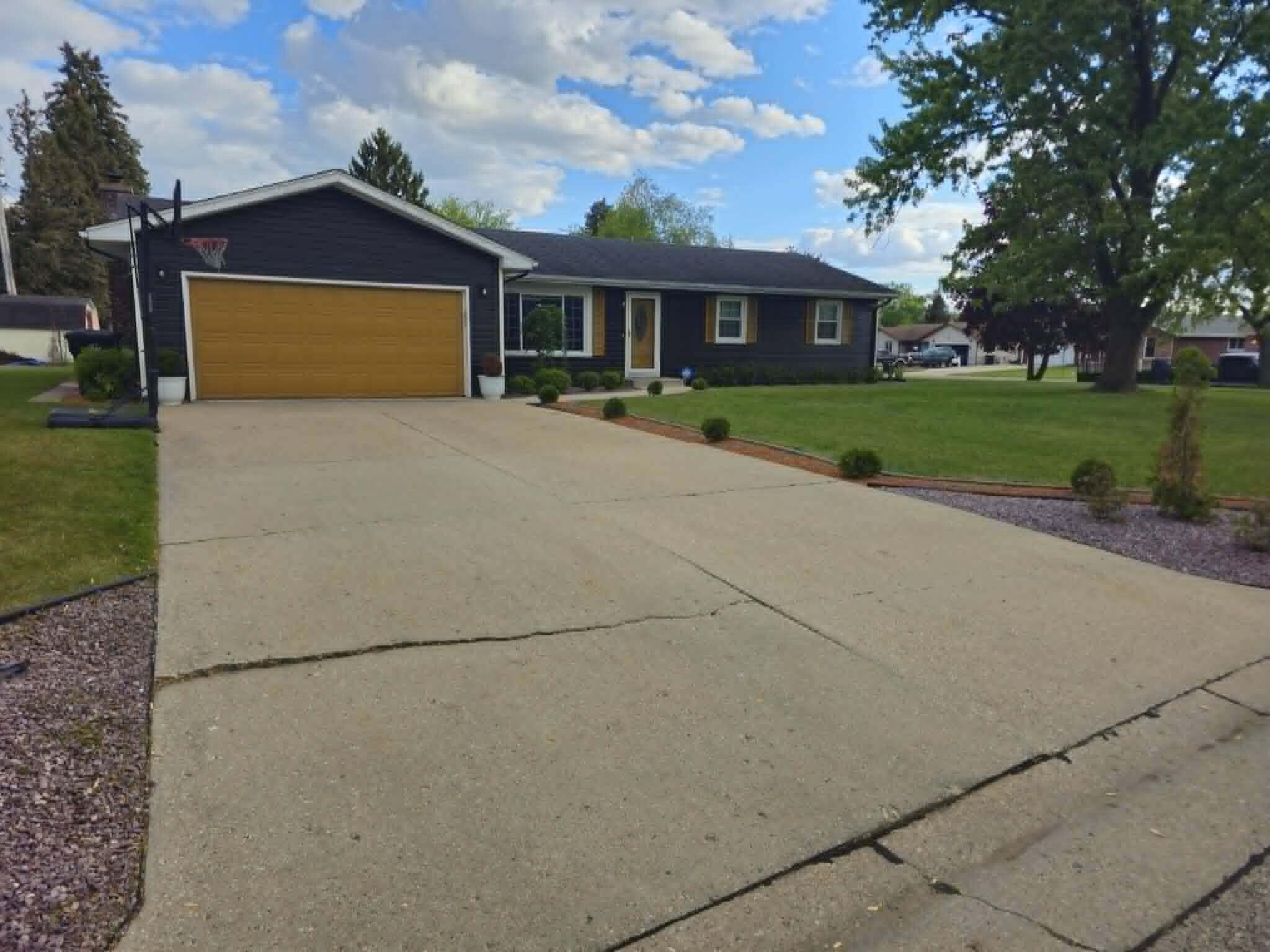 2260 Cobblestone Ln, Beloit, WI 53511 — photo 3
