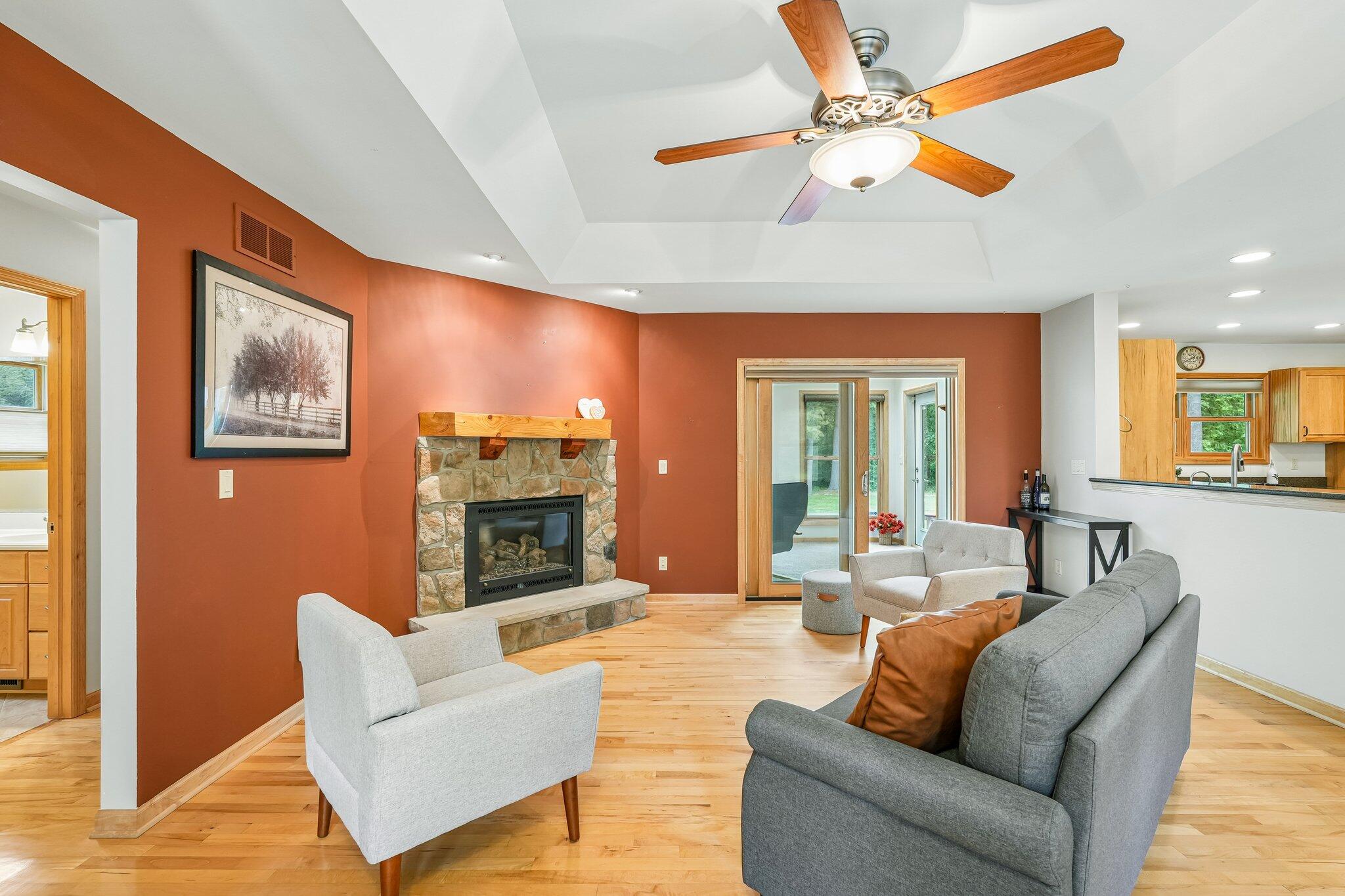 8040 W County Line Rd, Franklin, WI 53126 — photo 2