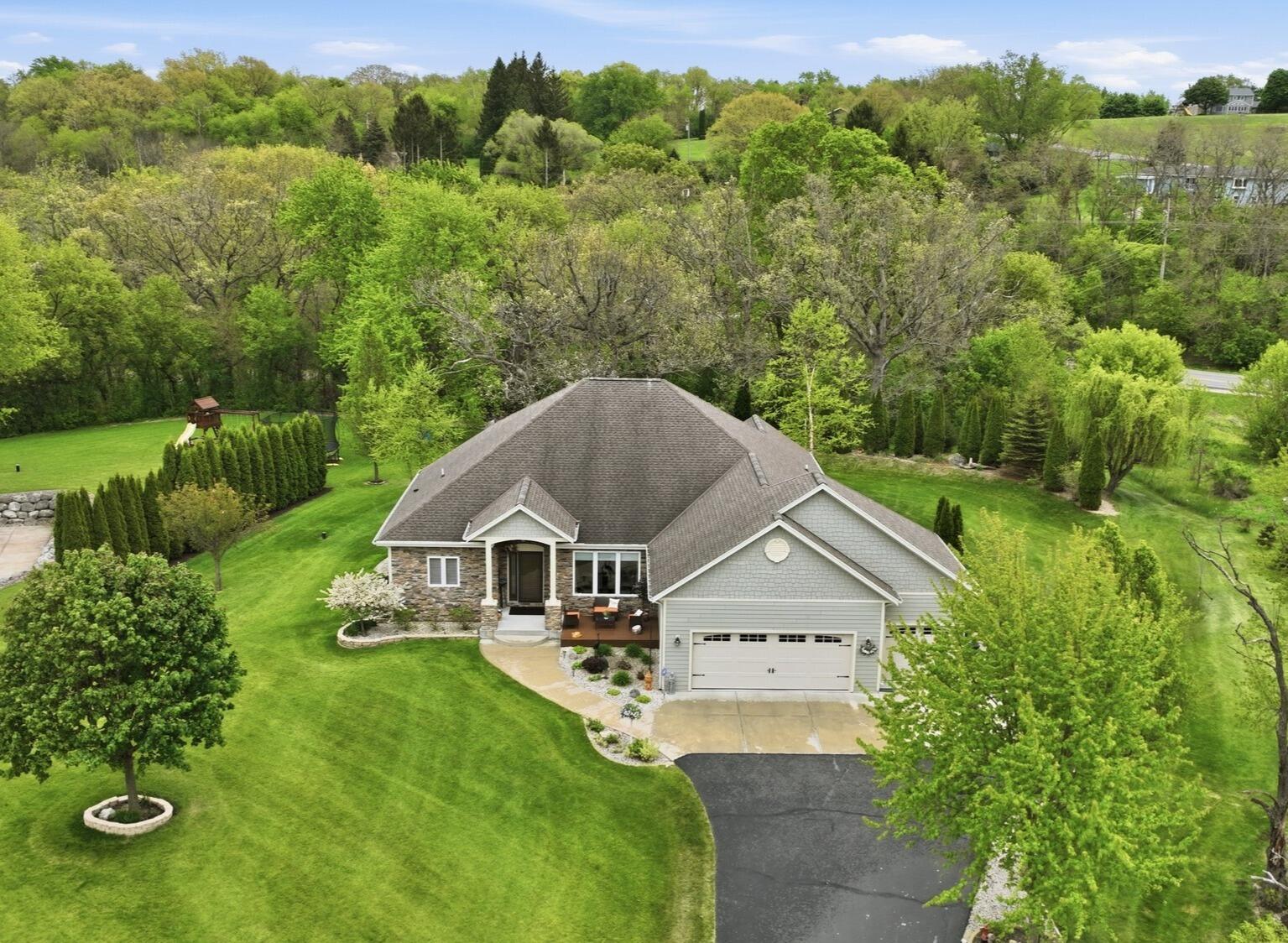 S30W27725 Creekside Ct — photo