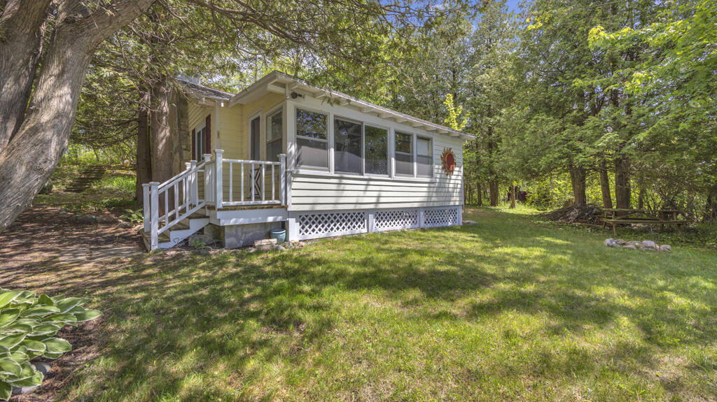 16422 Harpt Lake Rd — photo