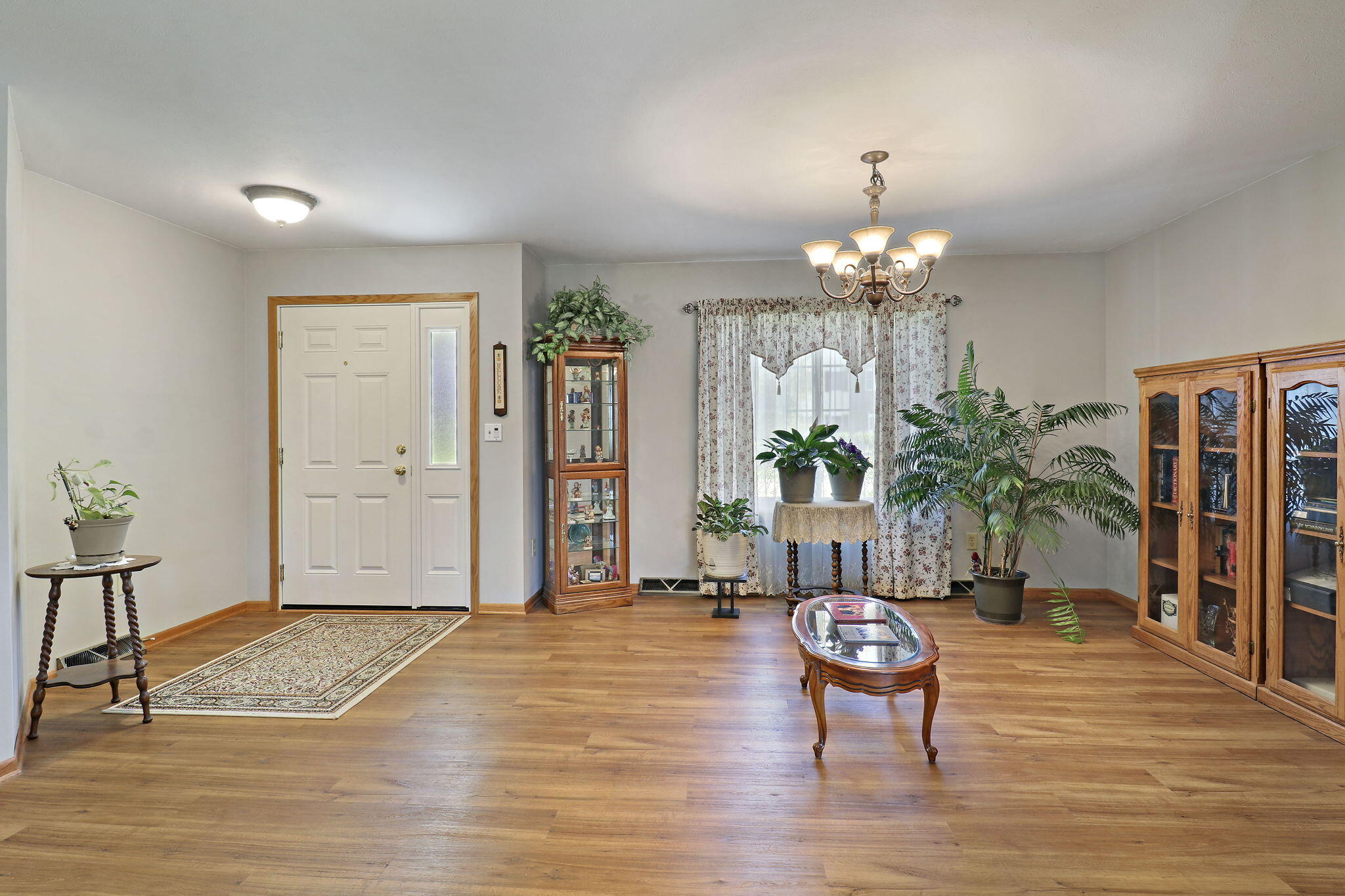 914 Riva Rdg, Caledonia WI 53402 — photo 2