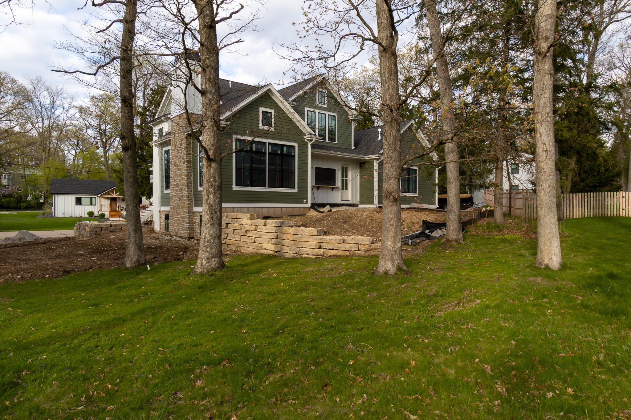 327 Church Dr — photo