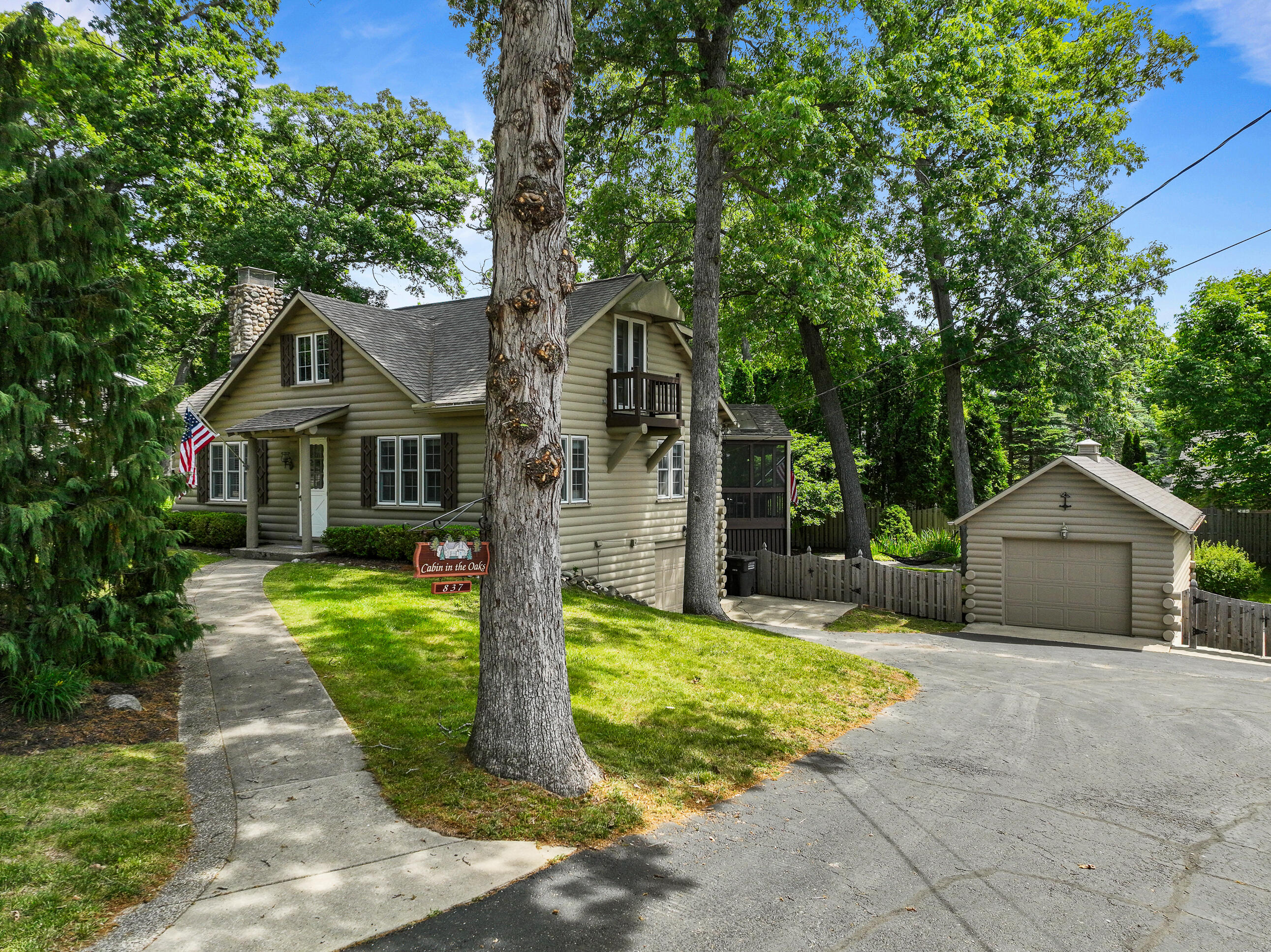 837 Van Slyke Dr — photo