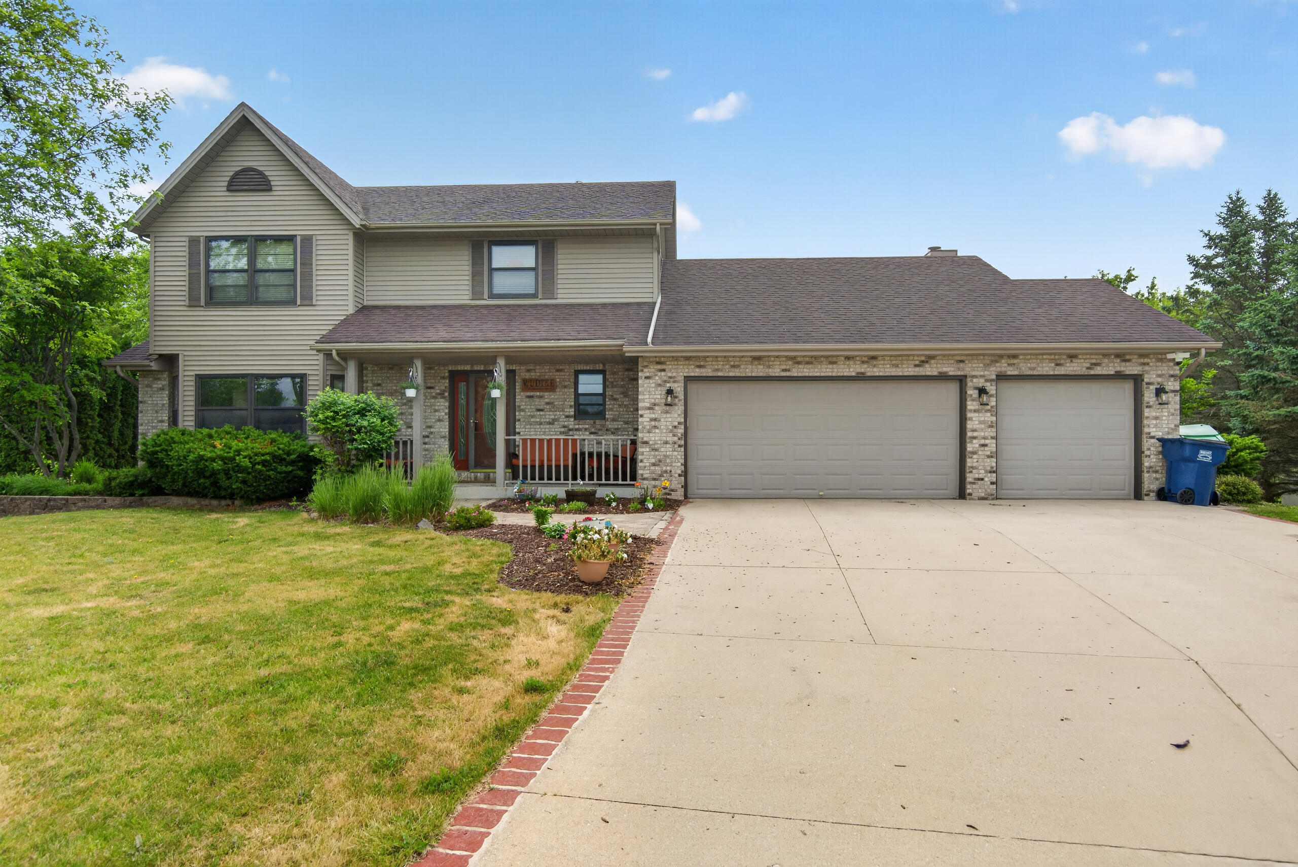 215 Quail Cir — photo