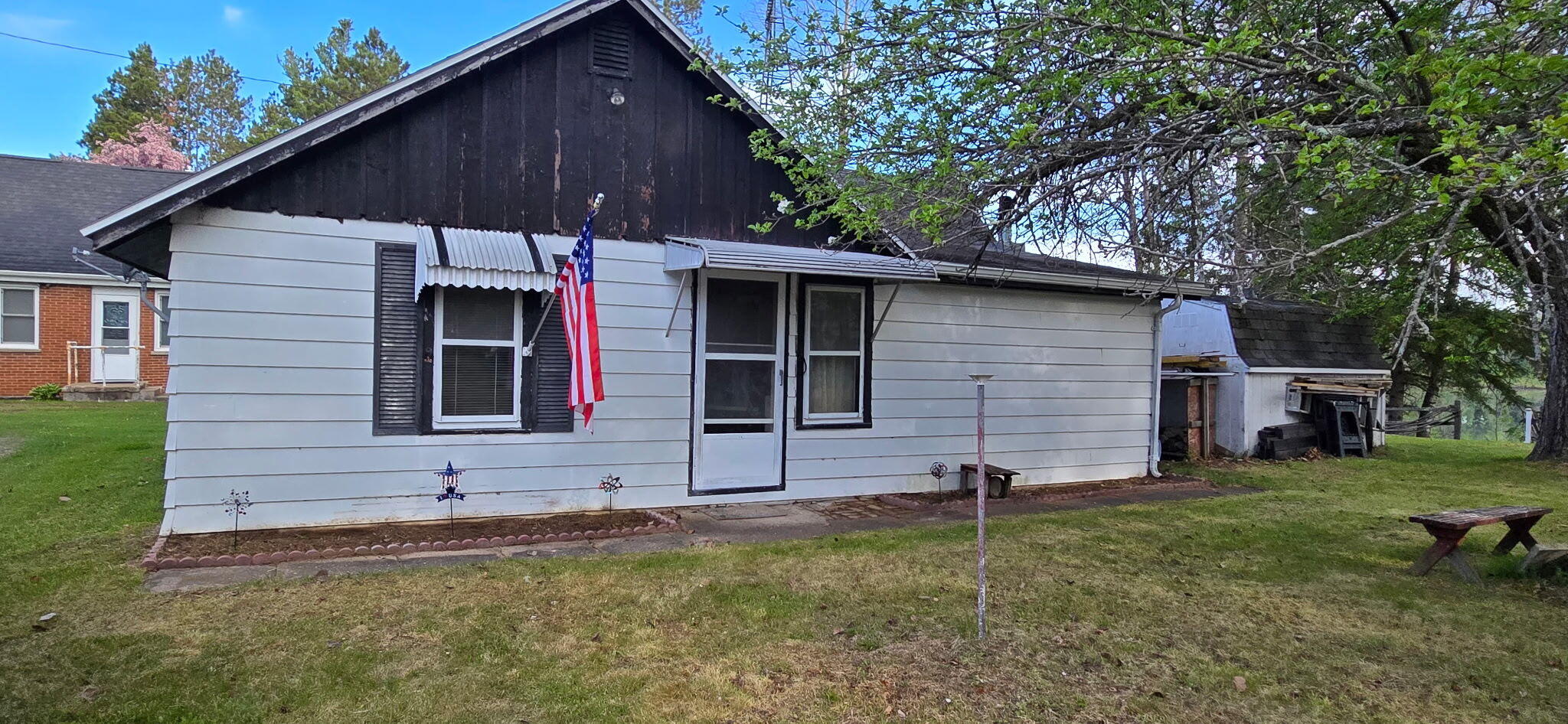 1822 Highway 8 - — photo
