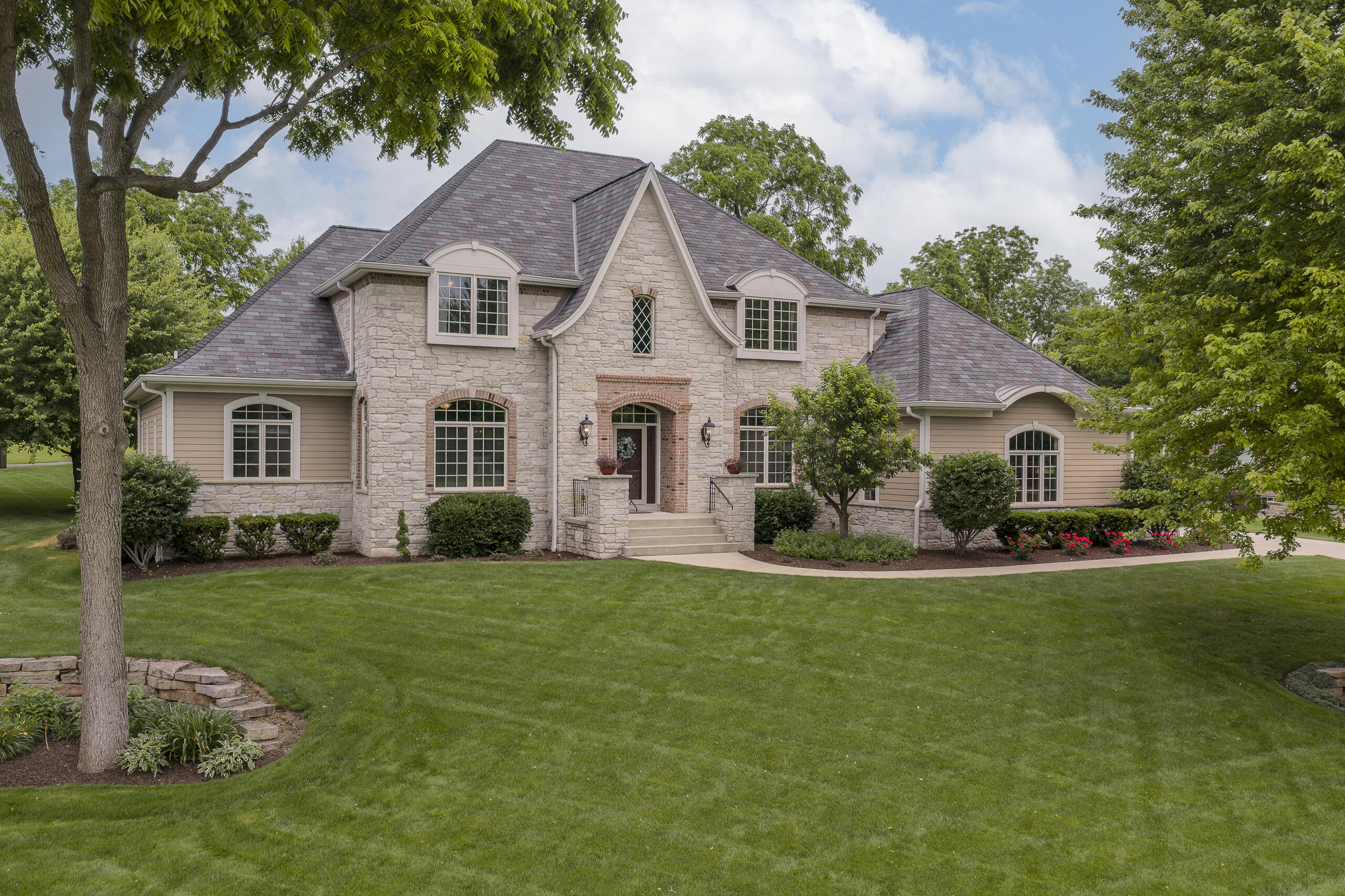 S76W26010 Prairieside Dr — photo