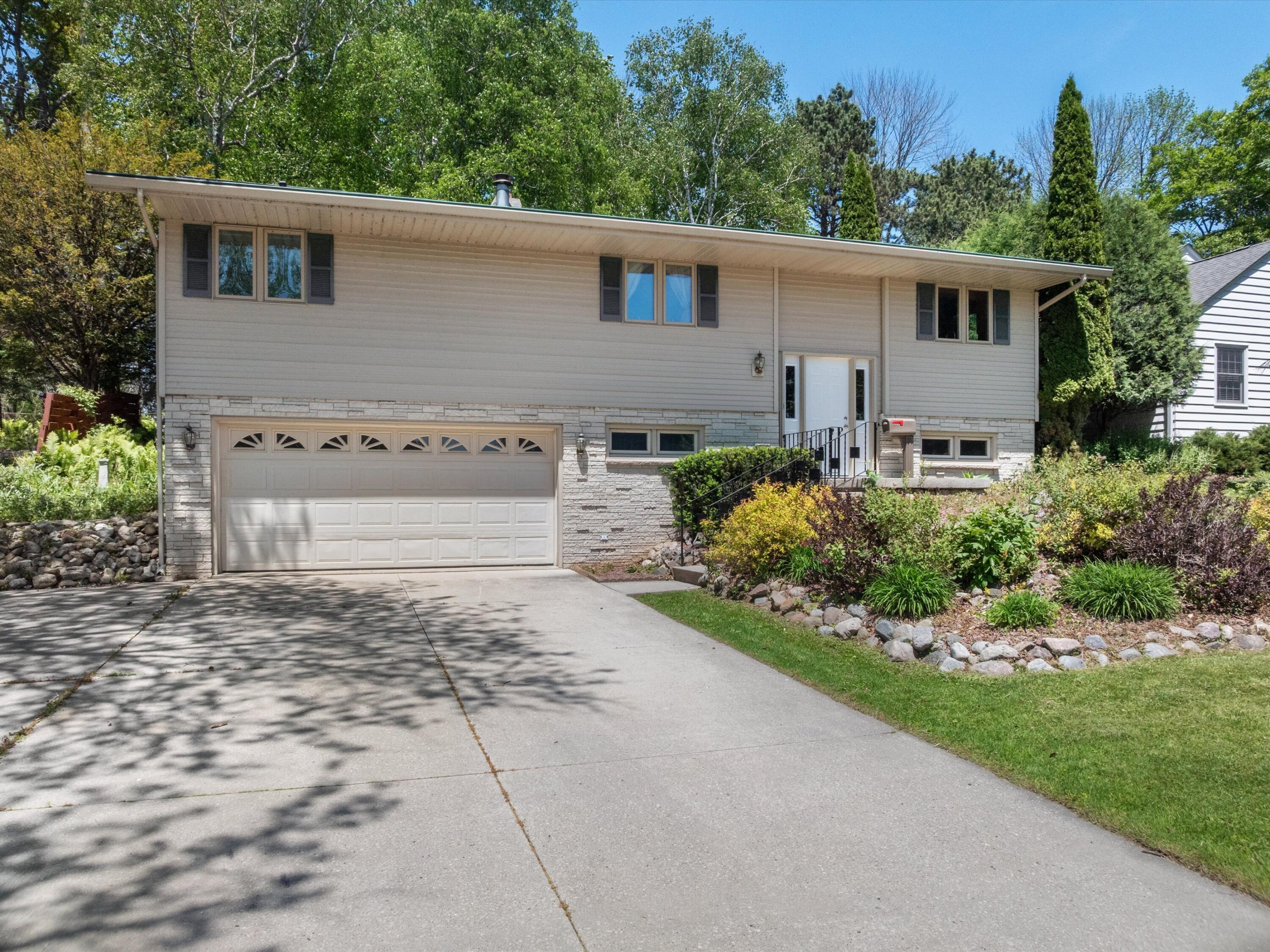 306 Fenway Ter — photo