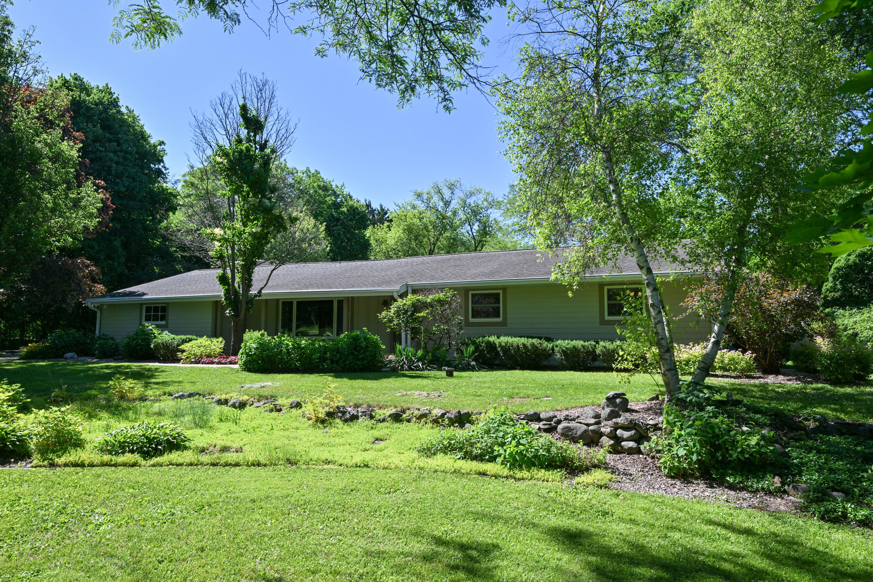 S43W22111 Beeheim Rd — photo