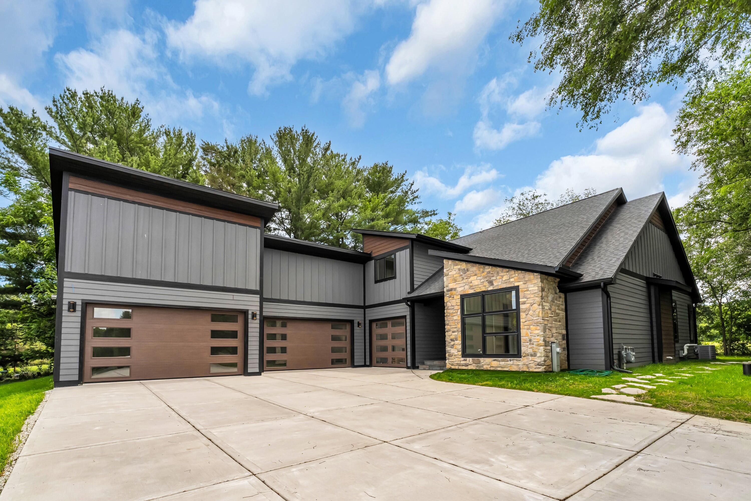 W5303 Briarwood Rd — photo