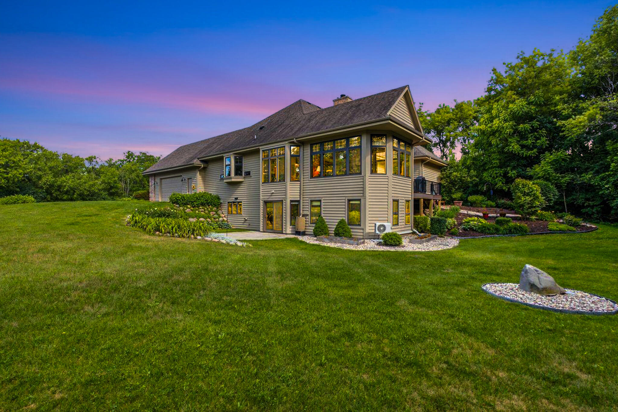 W291S5279 Ridgefield Rd, Genesee, WI 53189 — photo 2