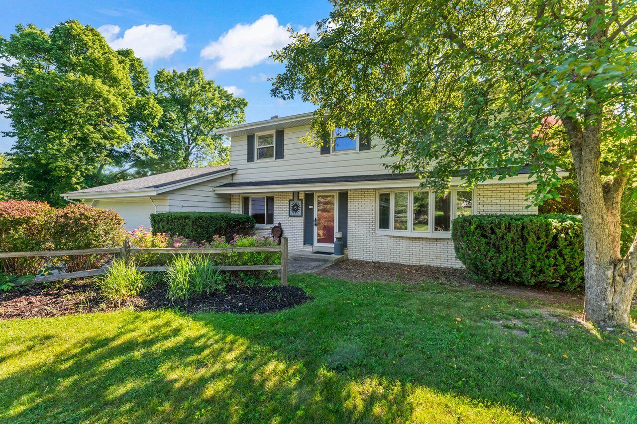 632 Highland Dr — photo