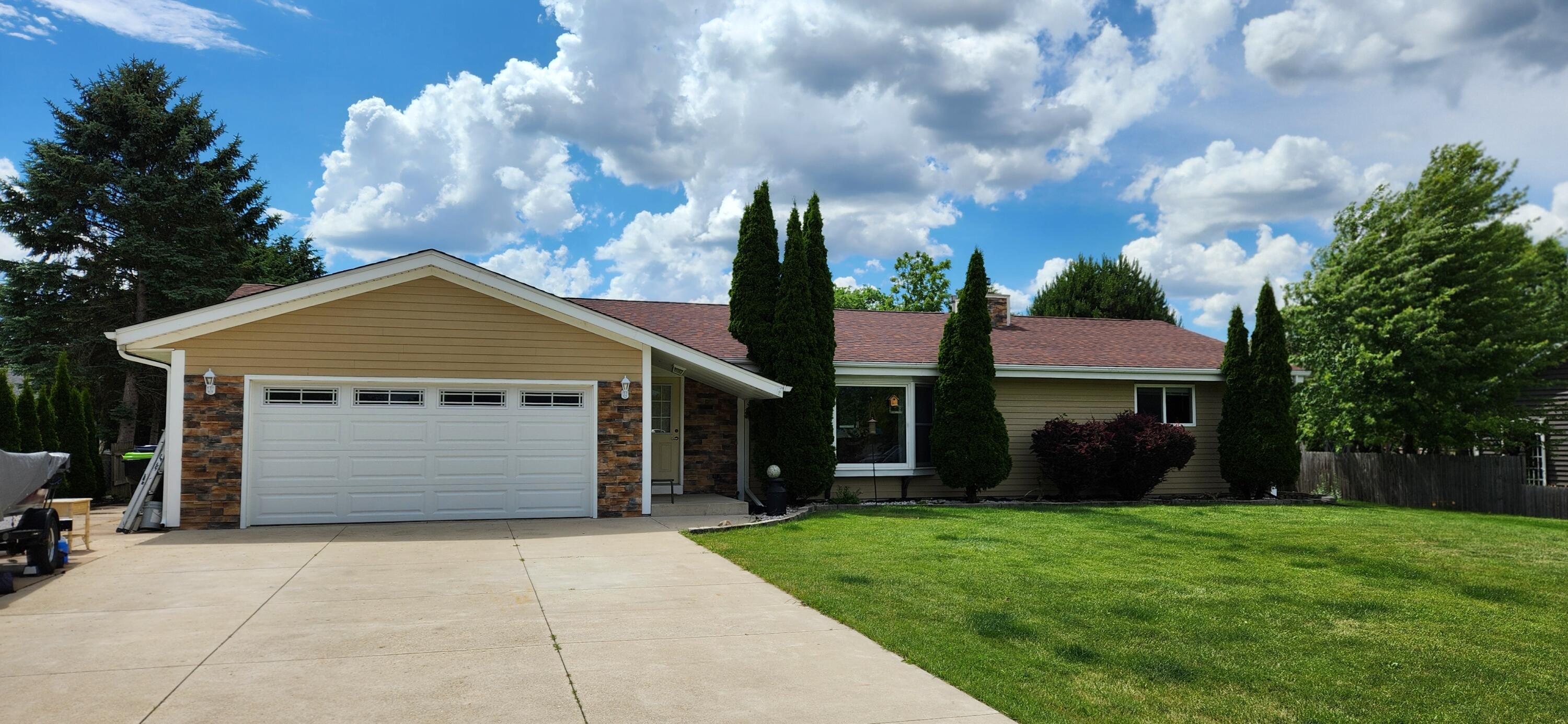 24 Hammes Dr — photo