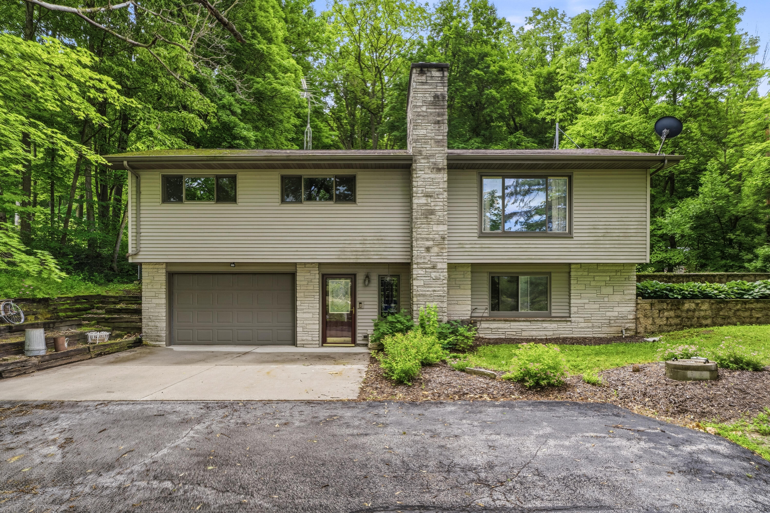 16924 Lax Chapel Rd — photo