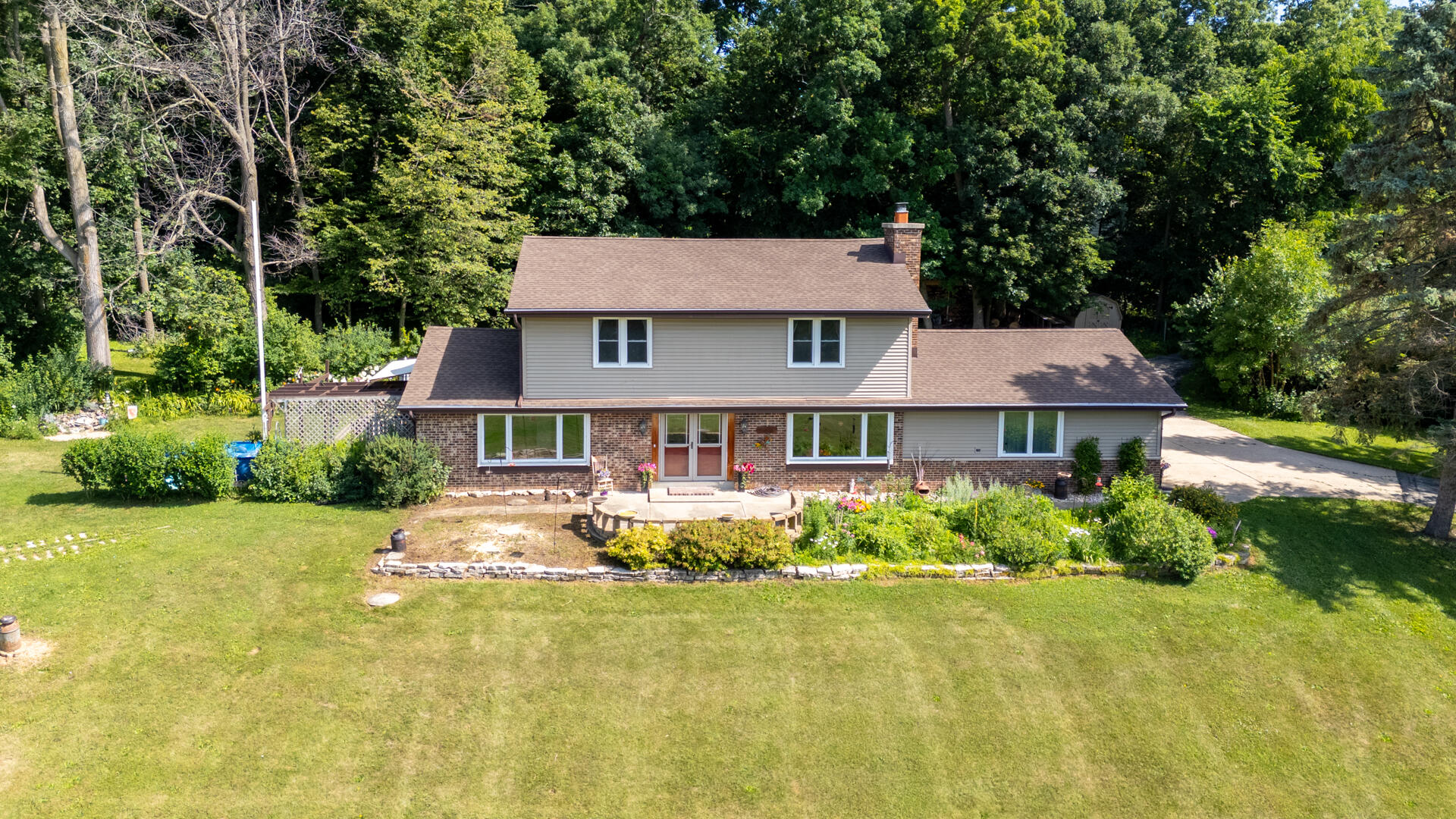 W250S4461 Center Rd — photo