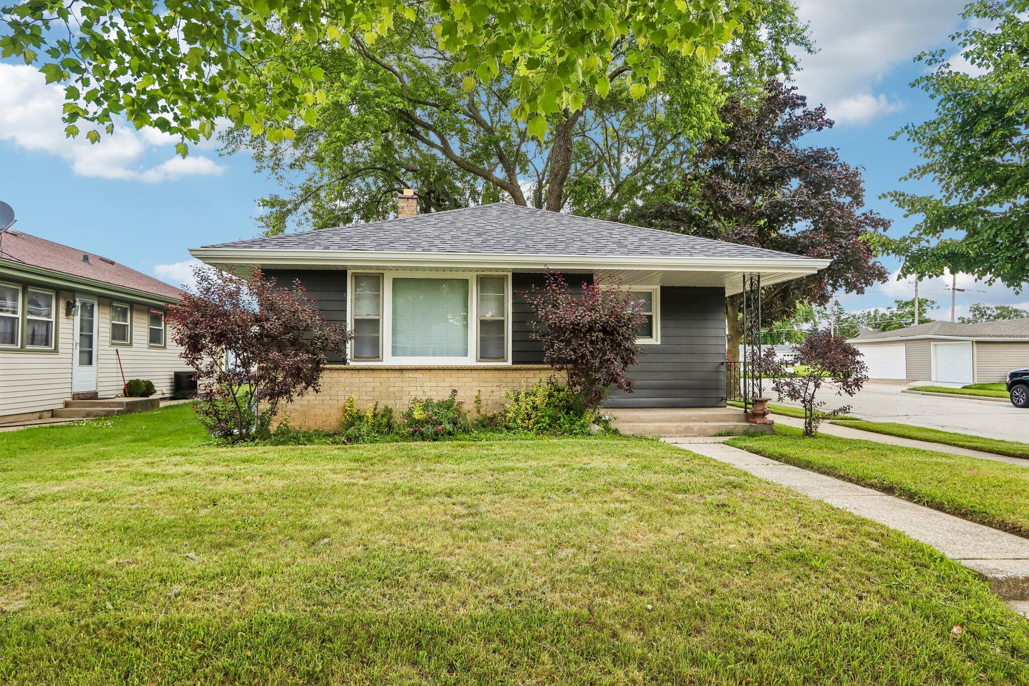 2223 Grove Ave, Racine, WI 53405