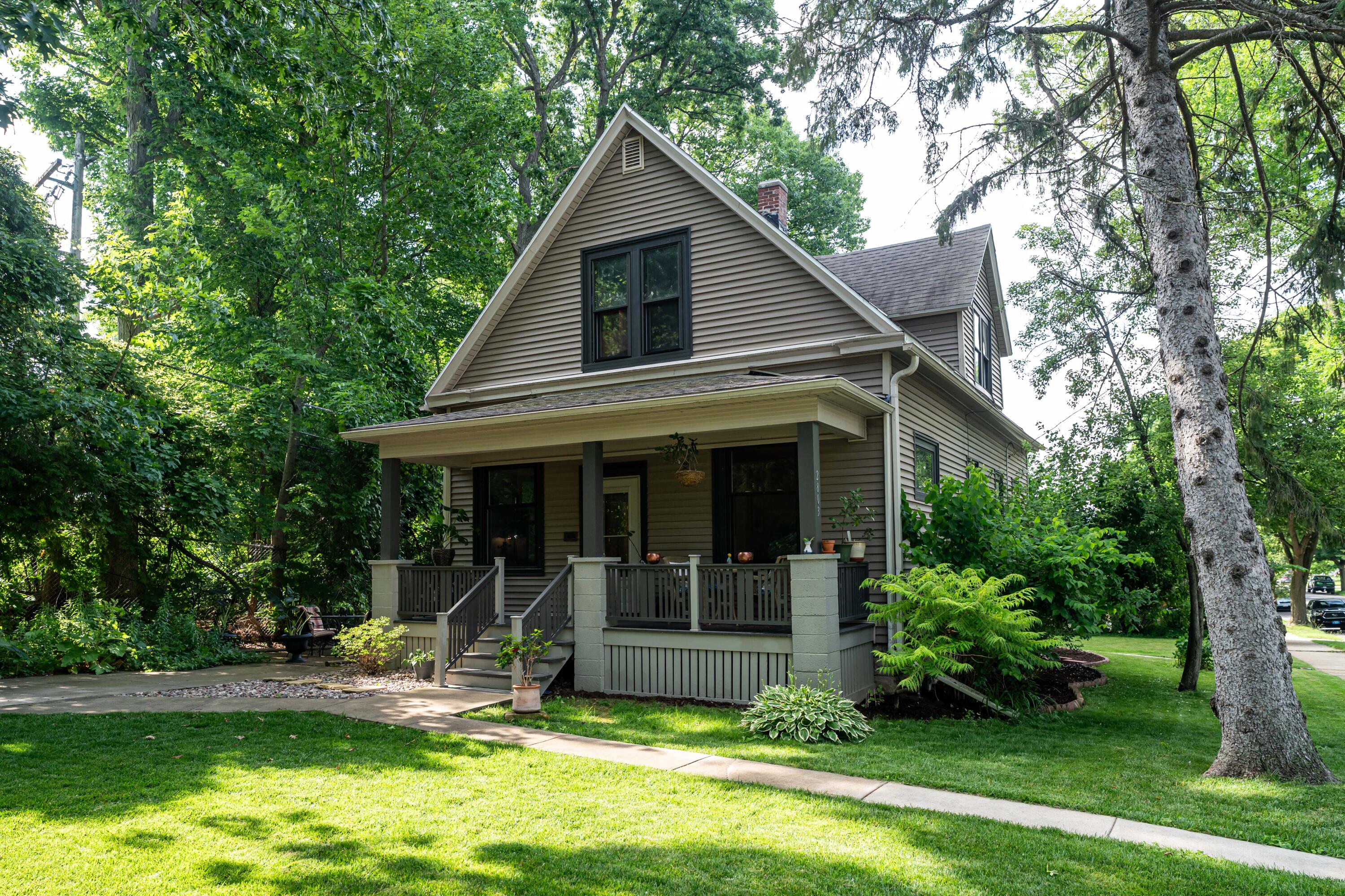 2803 E Holt Ave — photo