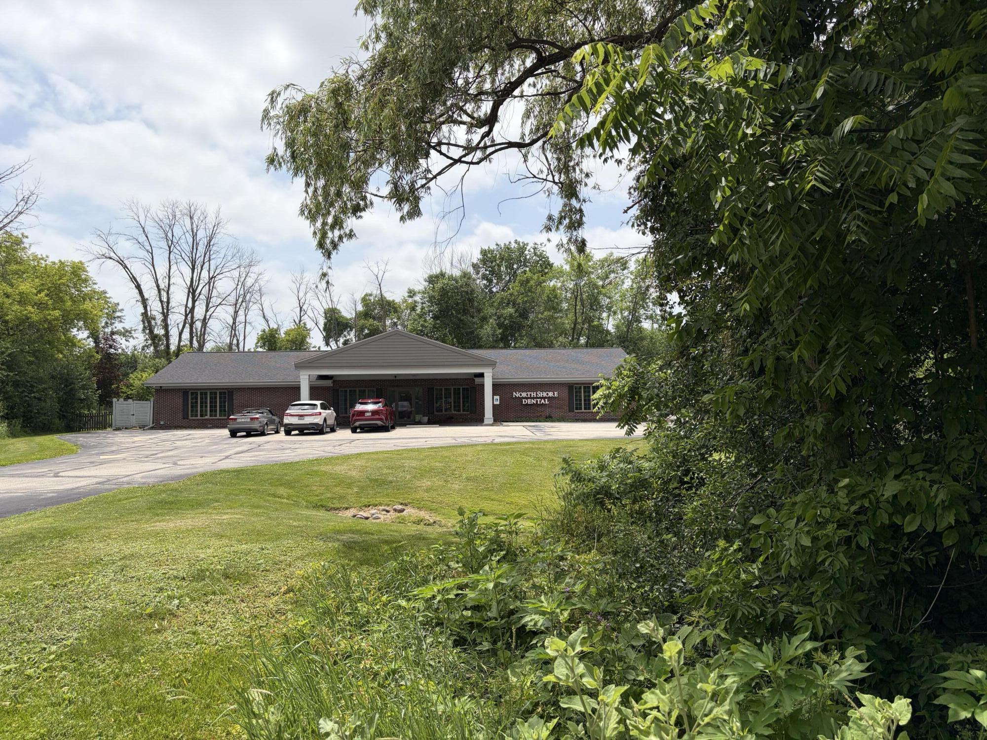 2505 W Mequon Rd — photo