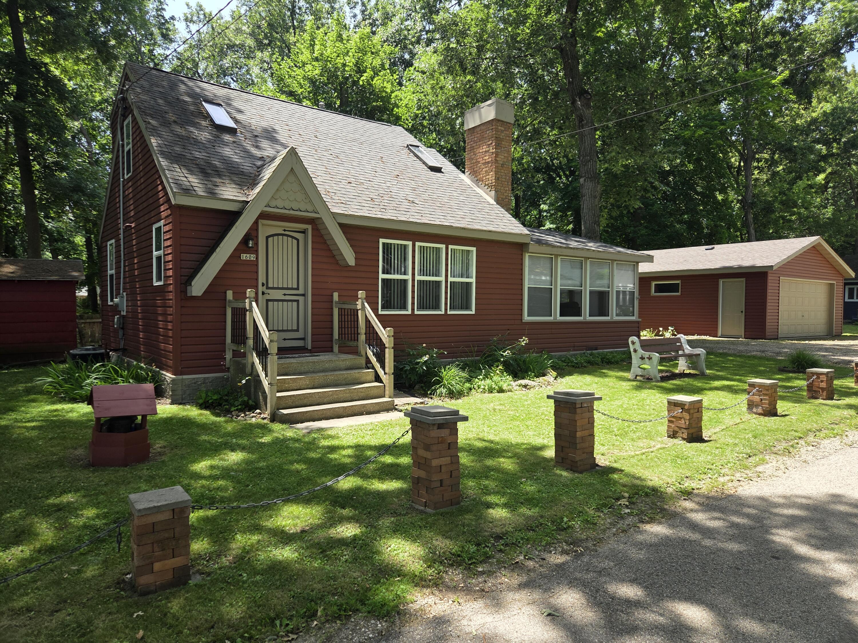 1609 Jackson Park Dr — photo