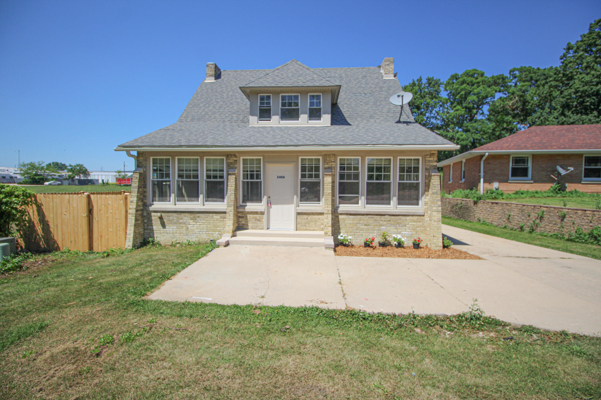 2406 Washington Rd — photo