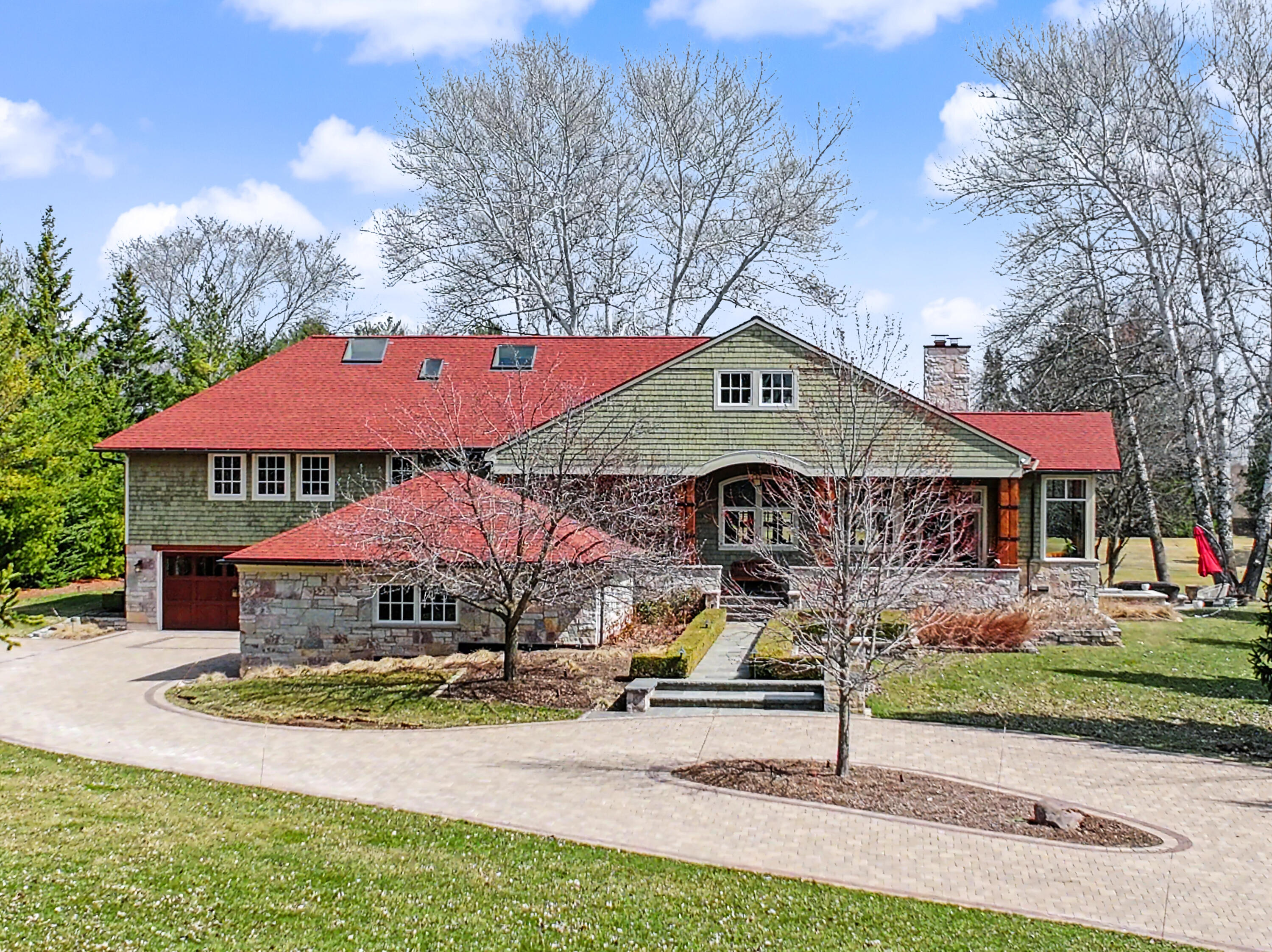12138 N River Rd — photo