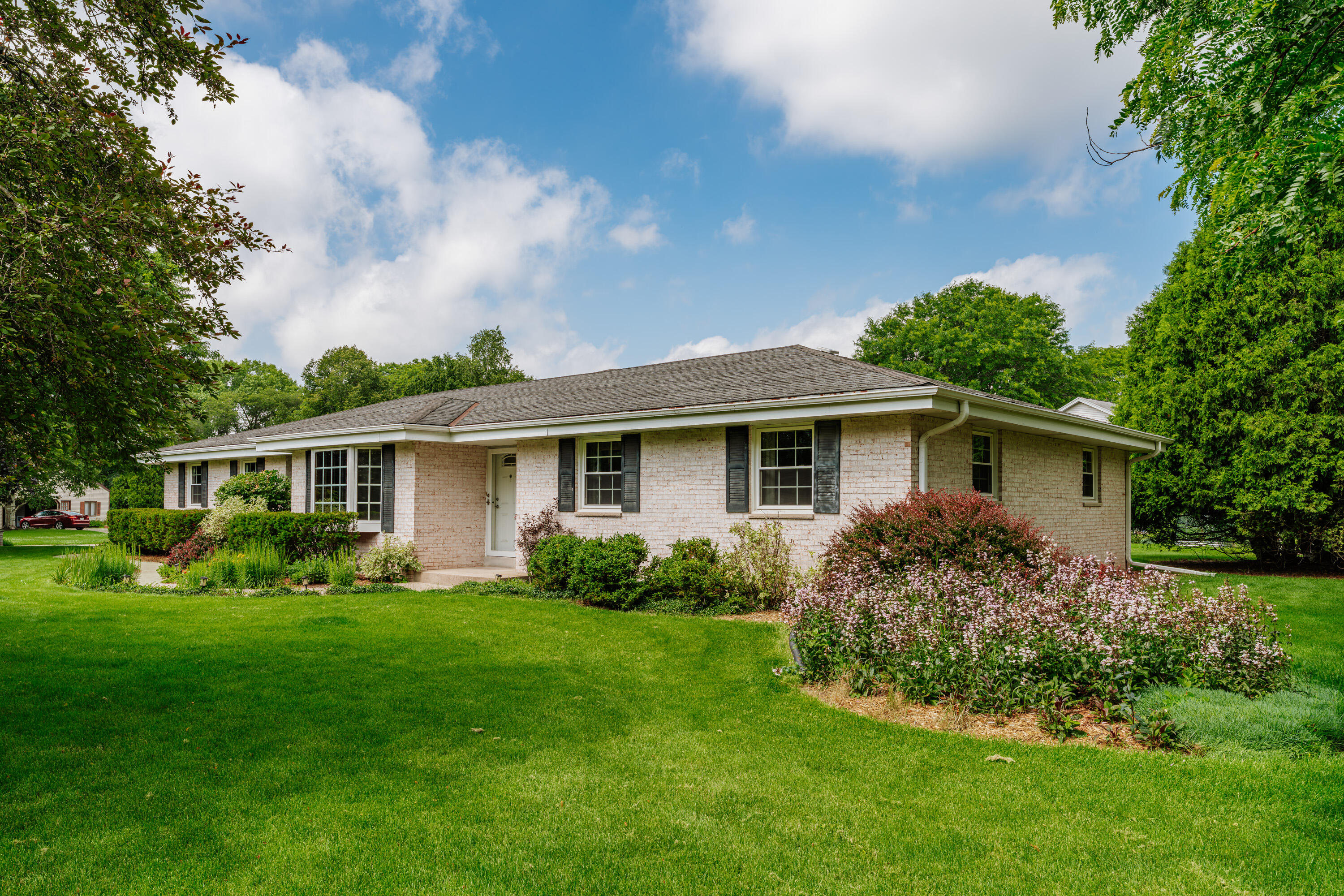 3815 Westwood Ct — photo