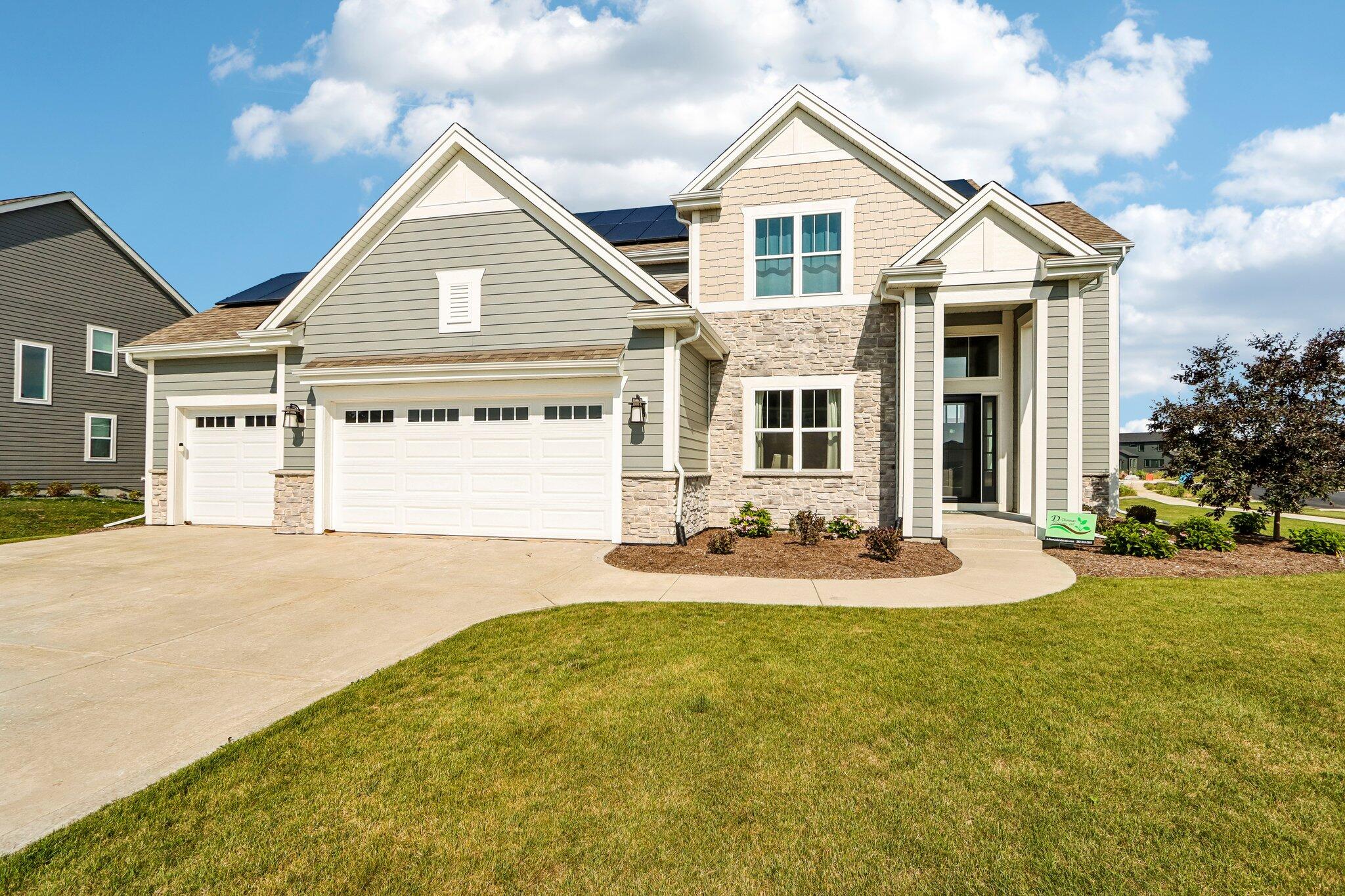 W256N6649 Beaver Creek Ln — photo