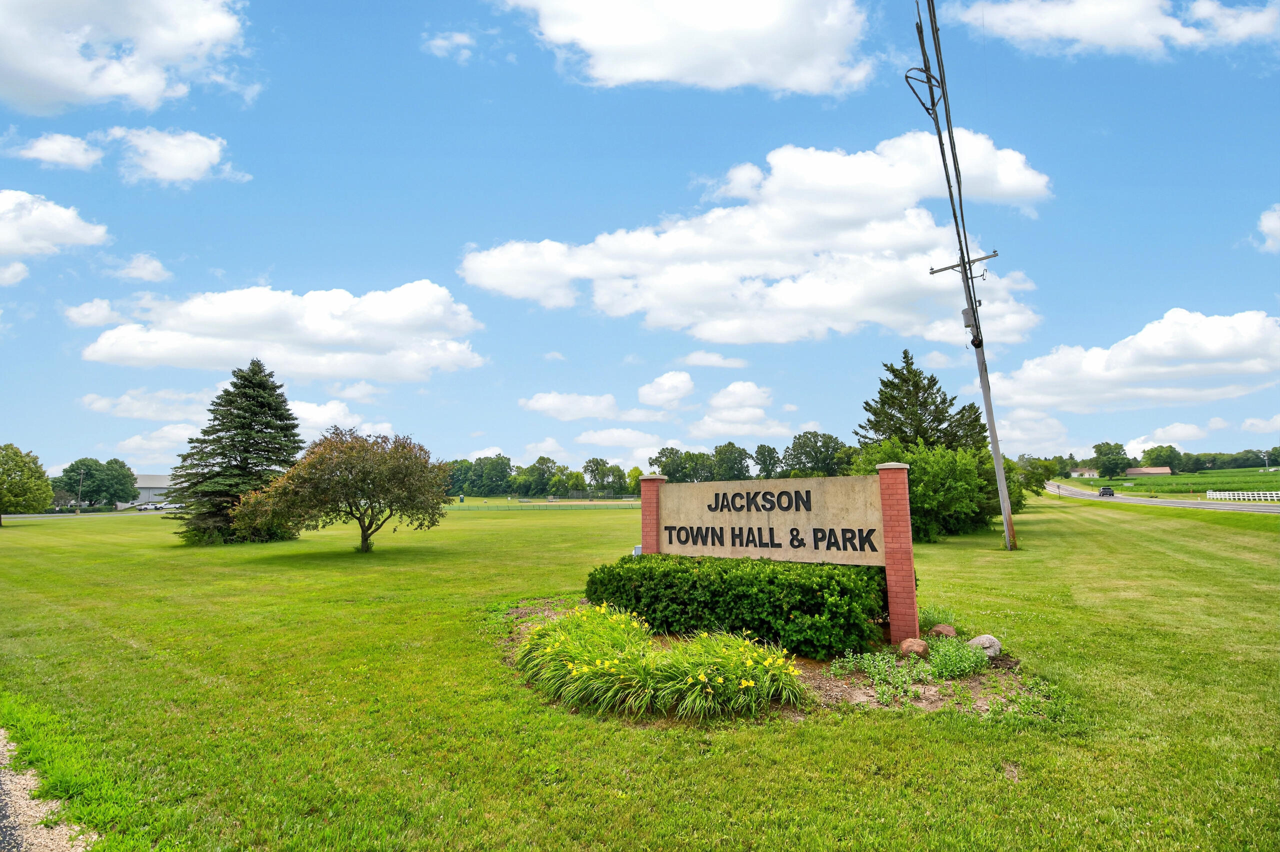 3174 Division Rd, Jackson, WI 53037 — photo 3