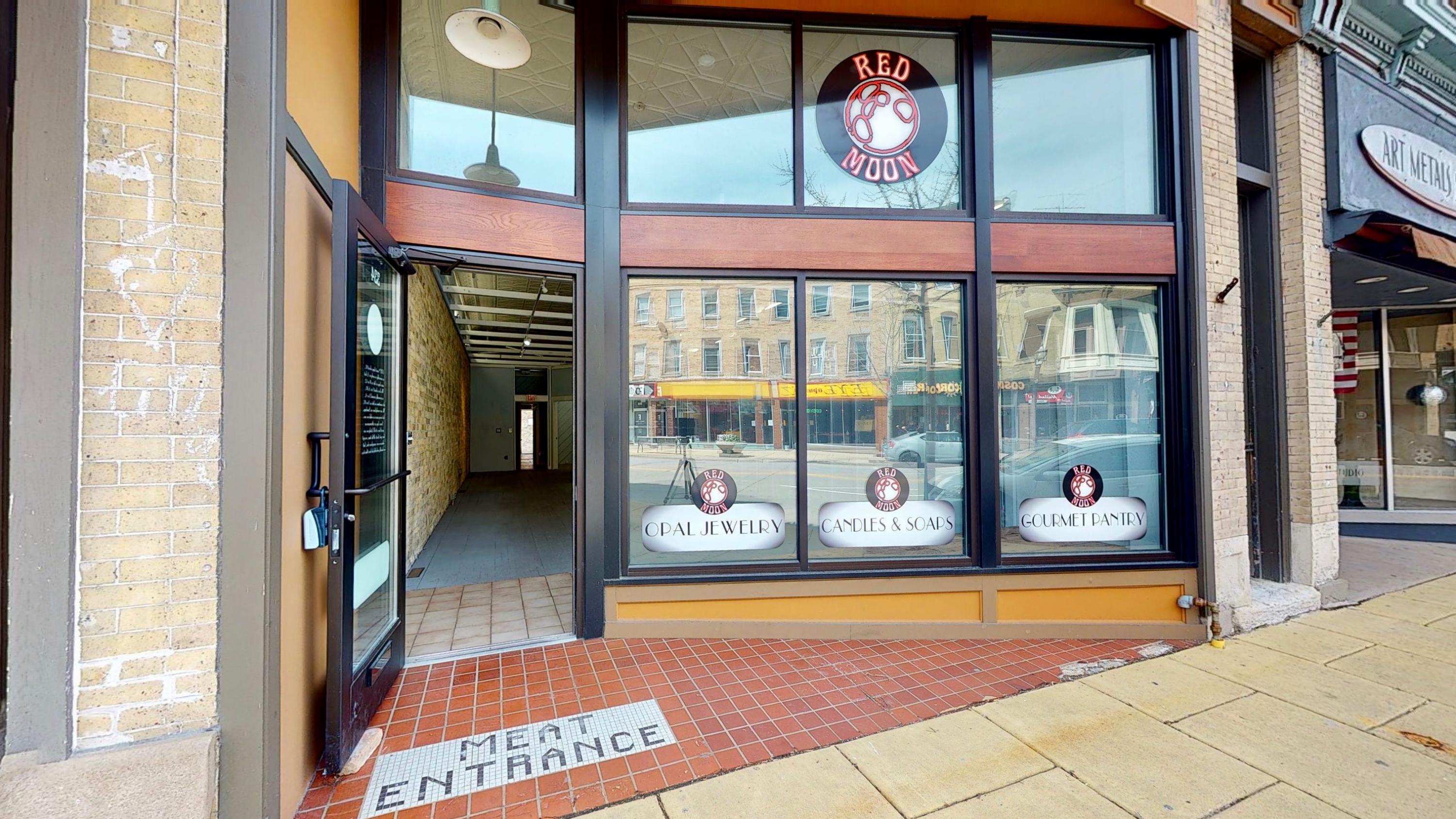 334 Main St, 334 1/2, Racine, WI 53403