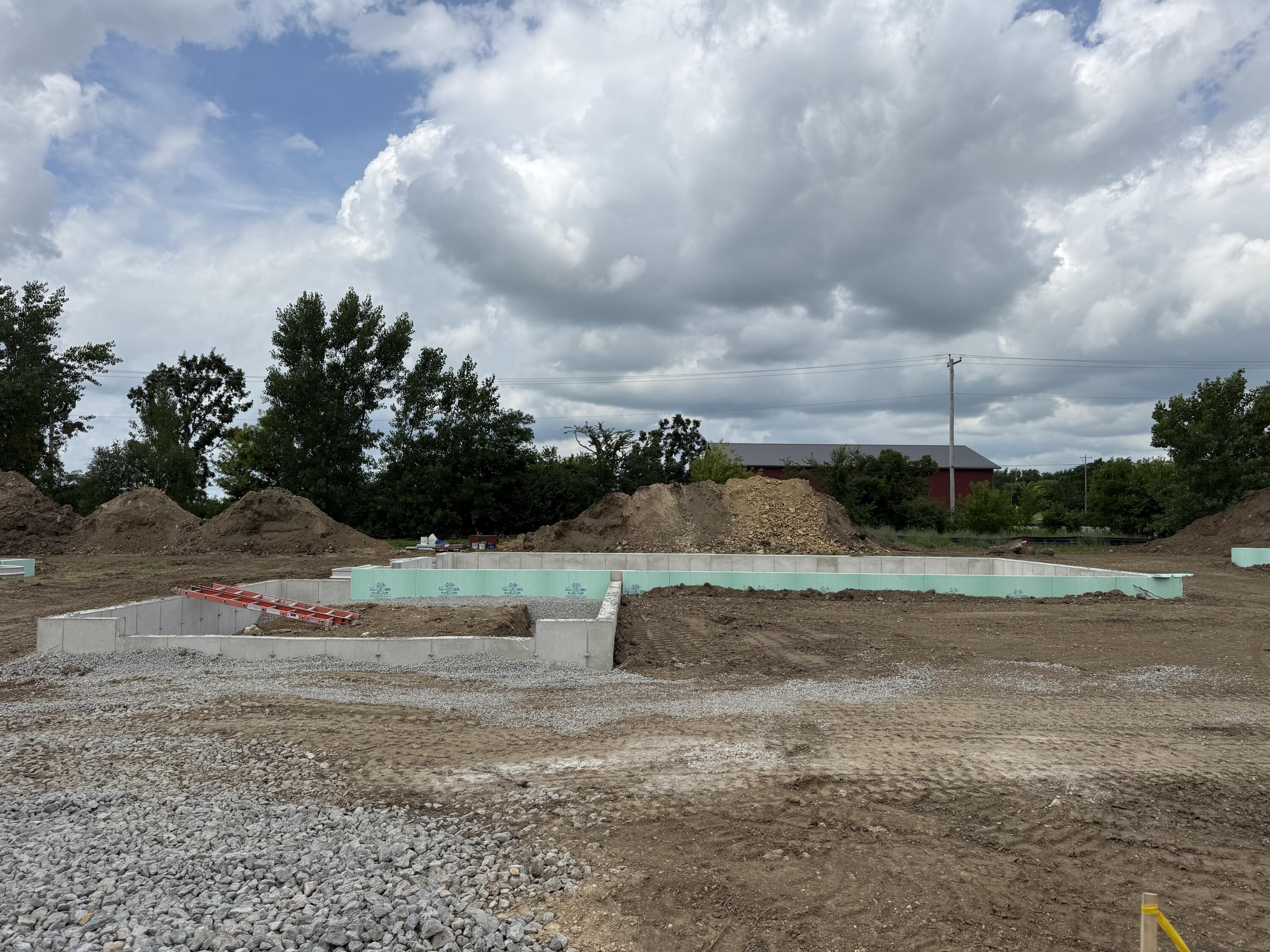 1290 E Bluff Rd — photo