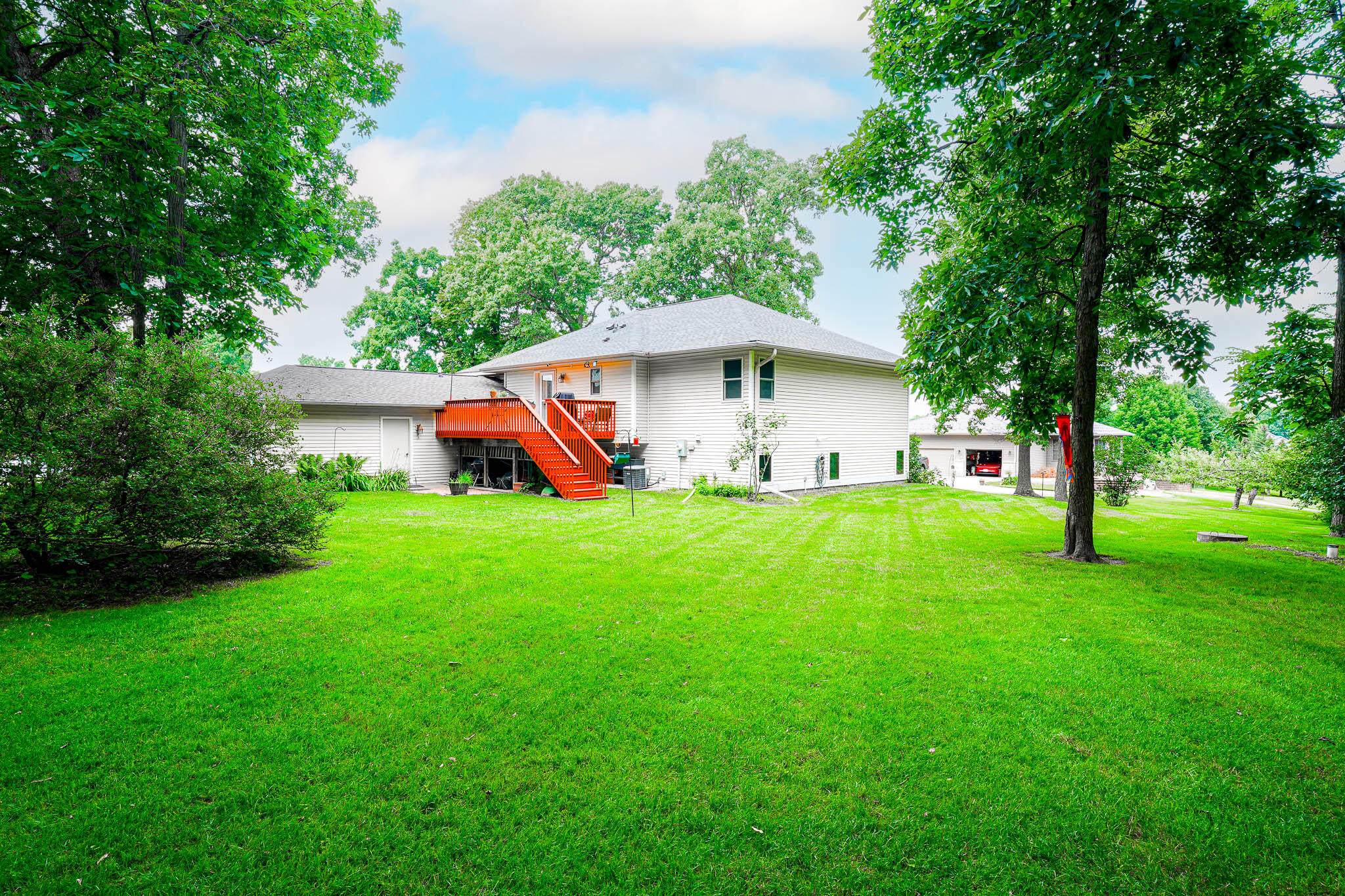 N1496 Meadow Ridge Rd, Greenfield, WI 54601 — photo 3