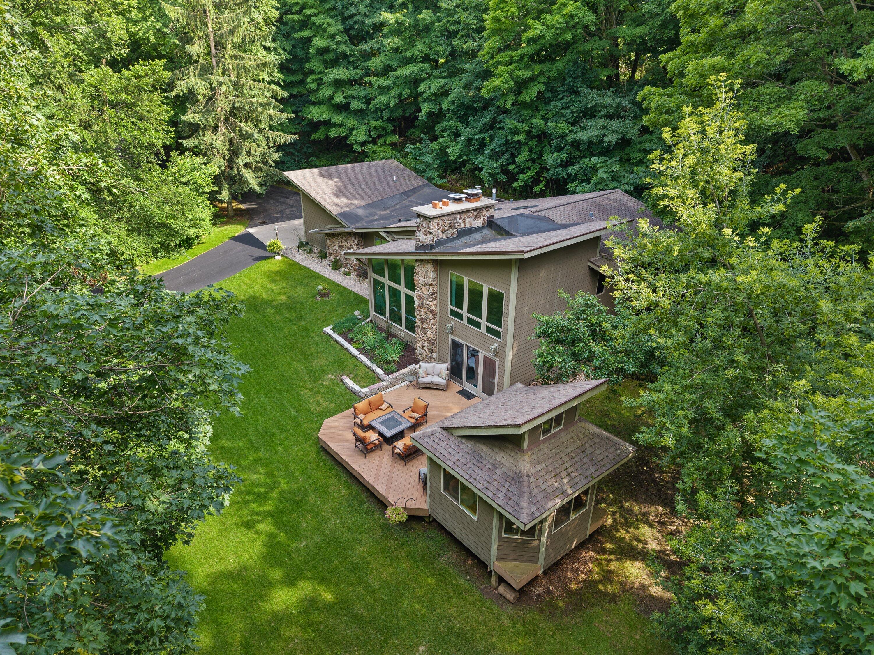 3041 Kettle Moraine Rd — photo