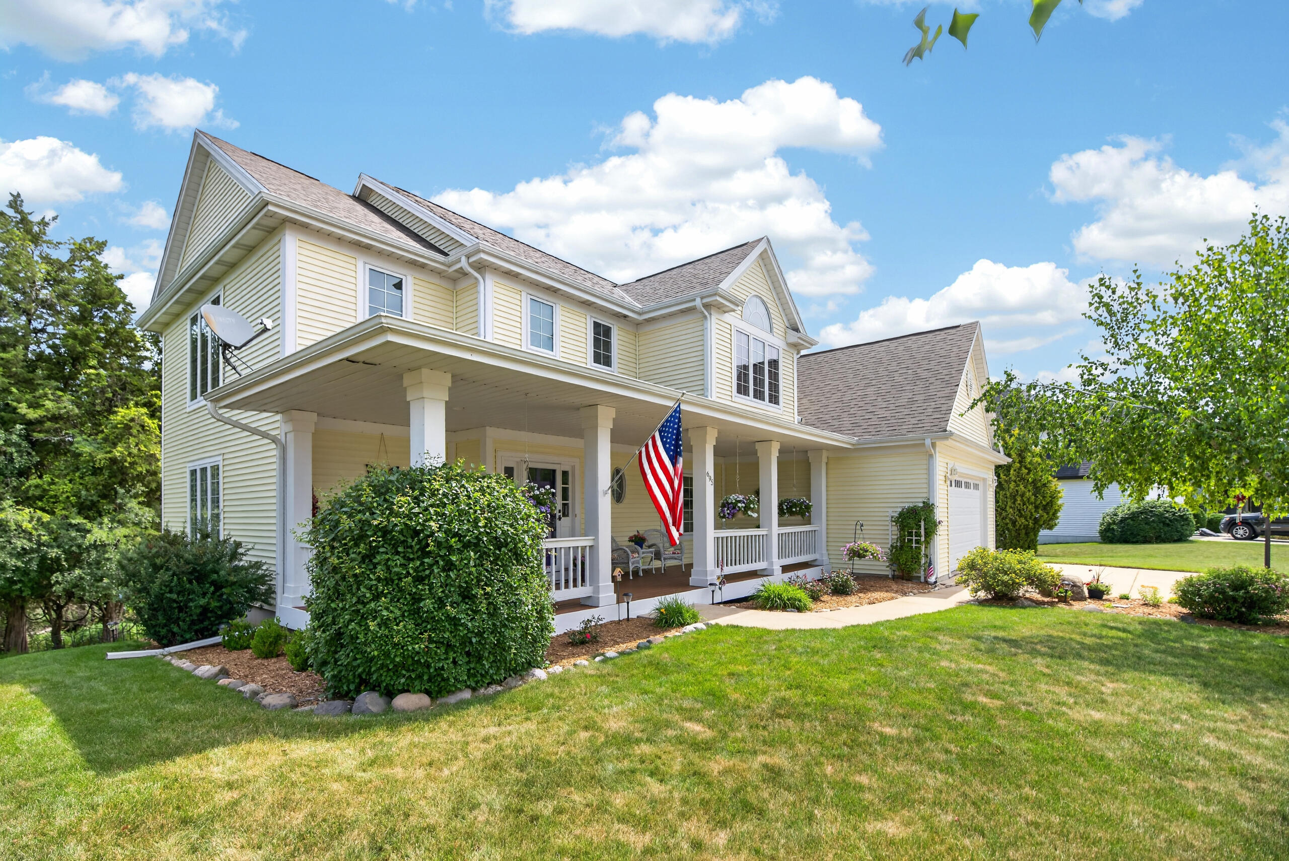 695 Summer Creek Rd — photo