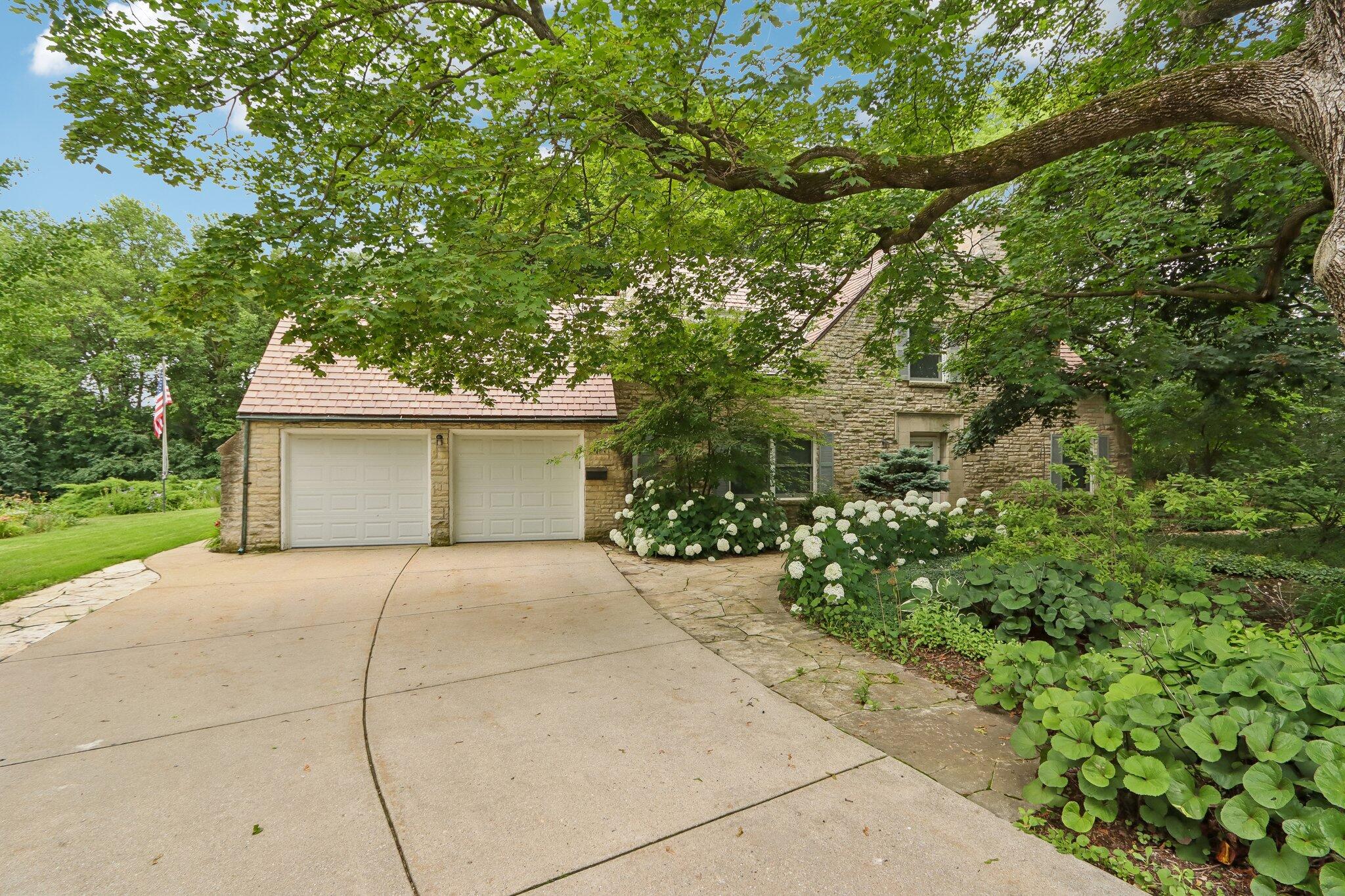 S24W23112 Lookout Dr — photo