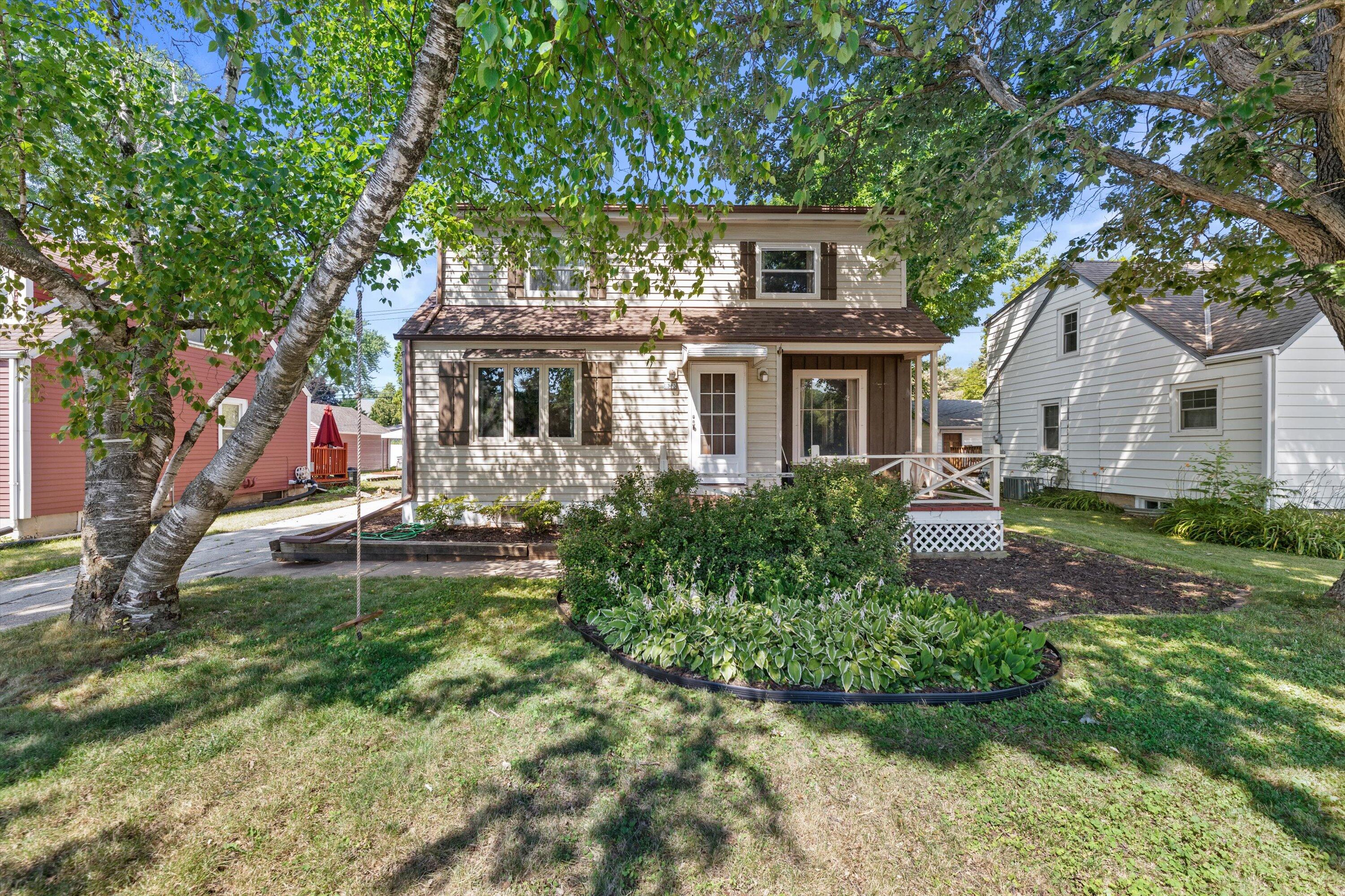 1085 S Calhoun Rd — photo