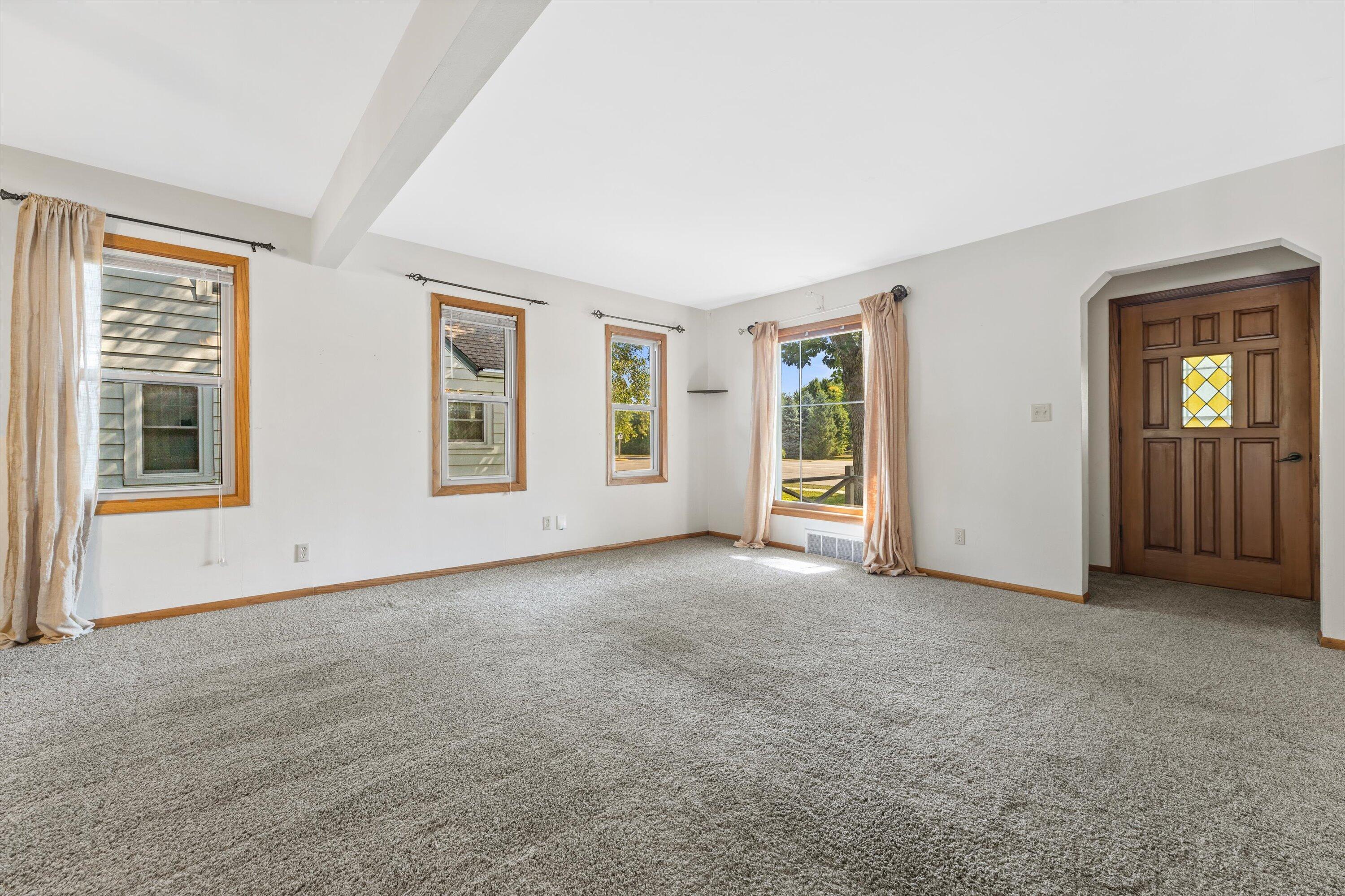 1085 S Calhoun Rd, Brookfield, WI 53005 — photo 3